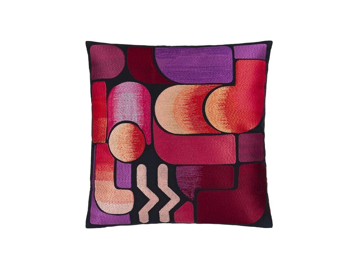 【デザイナーズ ギルド/DESIGNERS GUILD / GOODS】のChristian Lacroix Lacroix Graphe Magenta Cushion / クリスチャンラクロワ ラクロワグラフ マジェンタ クッション 45 × 45cm 人気、トレンドファッション・服の通販 founy(ファニー) 　送料無料　Free Shipping　クッション　Cushion　グラフィック　Graphic　サテン　Satin　チューブ　Tube　パターン　Pattern　ファブリック　Fabric　フェザー　Feather　プリント　Print　ホーム・キャンプ・アウトドア・お取り寄せ　Home,Garden,Outdoor,Camping Gear　家具・インテリア　Home Furniture & Interior. Stylish & Functional Living Spaces　その他 インテリア雑貨、家具　Furniture, Interior, Others　other-5|ID: prp329100004025349 ipo3291000000031475462