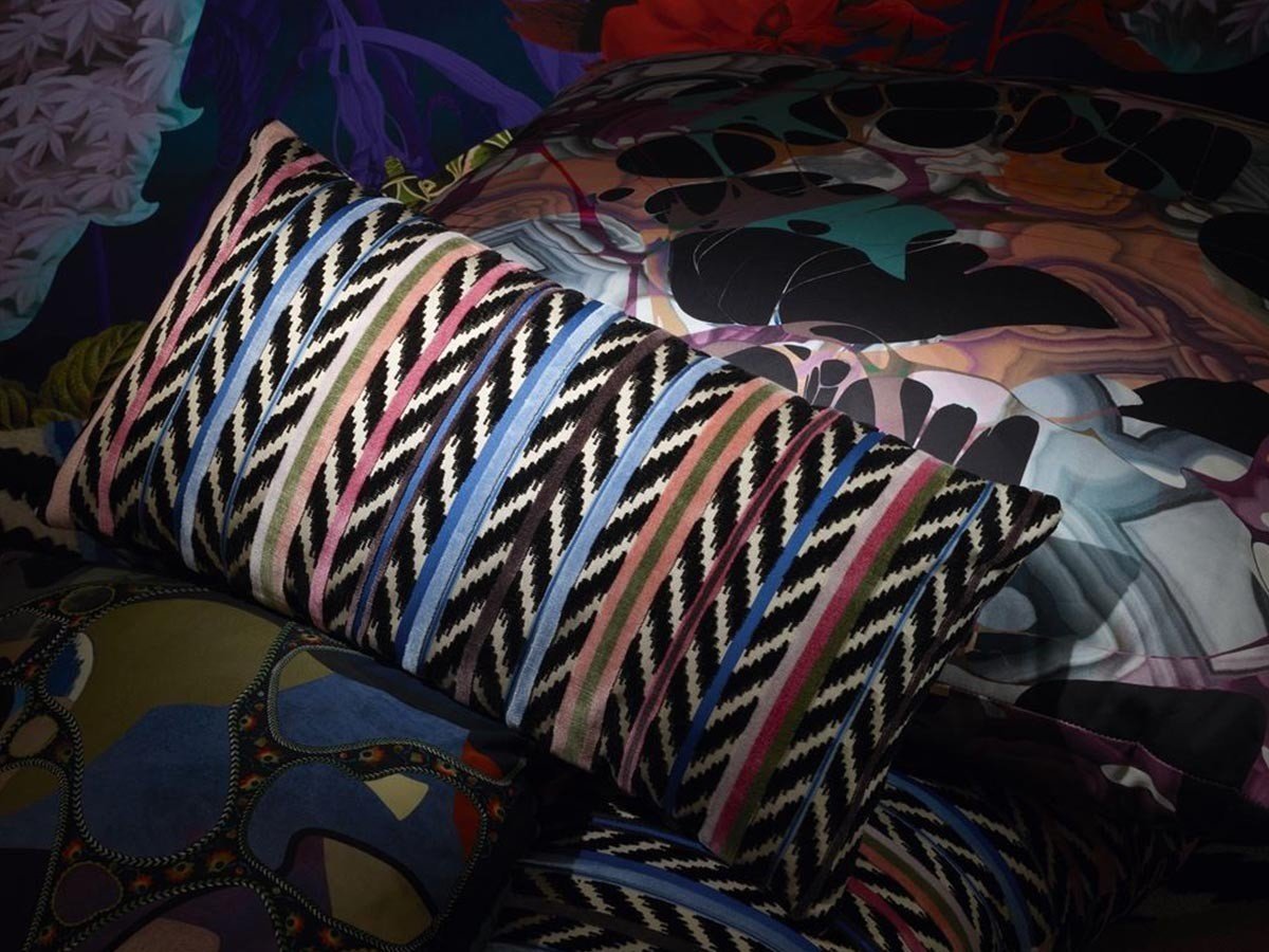 【デザイナーズ ギルド/DESIGNERS GUILD / GOODS】のChristian Lacroix Jaipur Stripe Azur Cushion / クリスチャンラクロワ ジャイプール ストライプ アズール クッション 60 × 30cm 人気、トレンドファッション・服の通販 founy(ファニー) 　送料無料　Free Shipping　クッション　Cushion　ストライプ　Stripe　ファブリック　Fabric　フェザー　Feather　ベルベット　Velvet　ホーム・キャンプ・アウトドア・お取り寄せ　Home,Garden,Outdoor,Camping Gear　家具・インテリア　Home Furniture & Interior. Stylish & Functional Living Spaces　その他 インテリア雑貨、家具　Furniture, Interior, Others　other-2|ID: prp329100004025350 ipo3291000000031475464