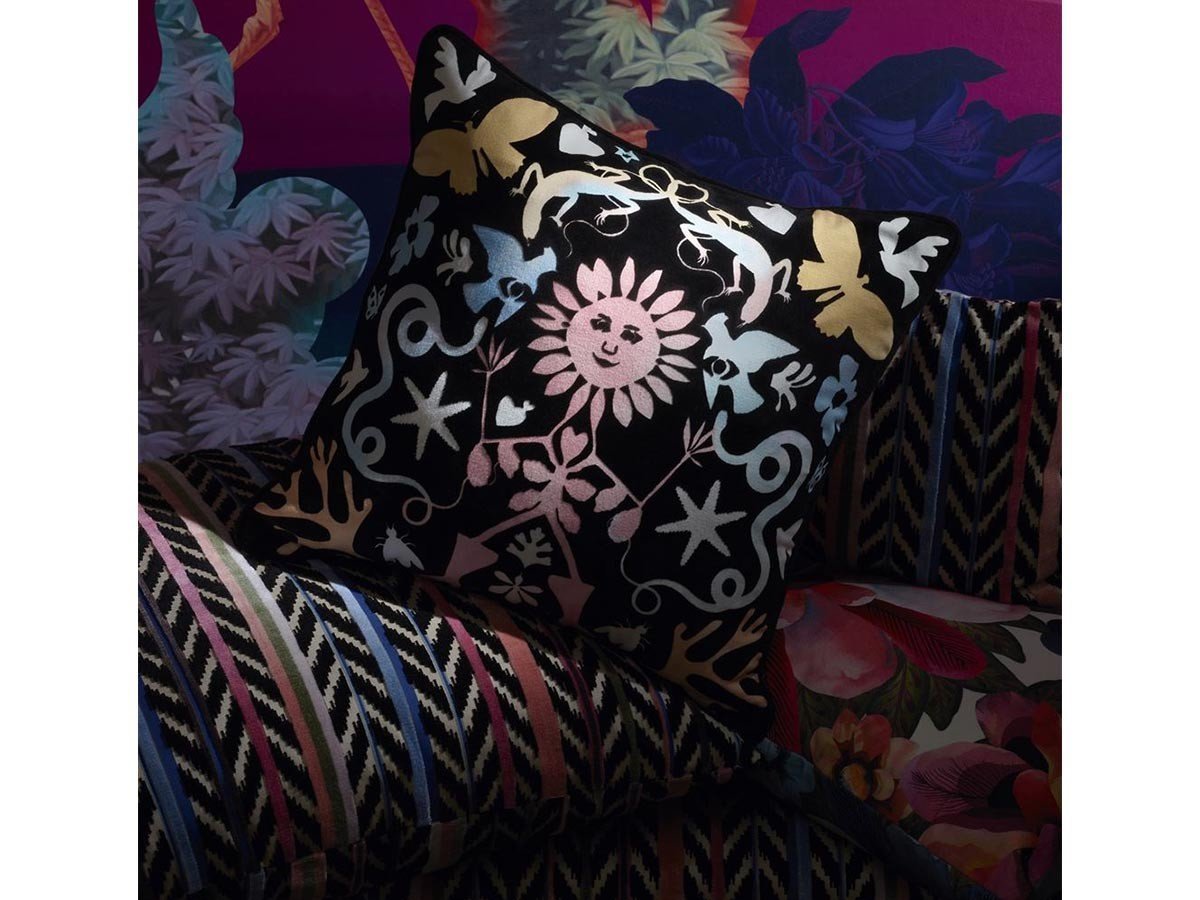 【デザイナーズ ギルド/DESIGNERS GUILD / GOODS】のChristian Lacroix Jaipur Stripe Azur Cushion / クリスチャンラクロワ ジャイプール ストライプ アズール クッション 60 × 30cm 人気、トレンドファッション・服の通販 founy(ファニー) 　送料無料　Free Shipping　クッション　Cushion　ストライプ　Stripe　ファブリック　Fabric　フェザー　Feather　ベルベット　Velvet　ホーム・キャンプ・アウトドア・お取り寄せ　Home,Garden,Outdoor,Camping Gear　家具・インテリア　Home Furniture & Interior. Stylish & Functional Living Spaces　その他 インテリア雑貨、家具　Furniture, Interior, Others　other-3|ID: prp329100004025350 ipo3291000000031475465
