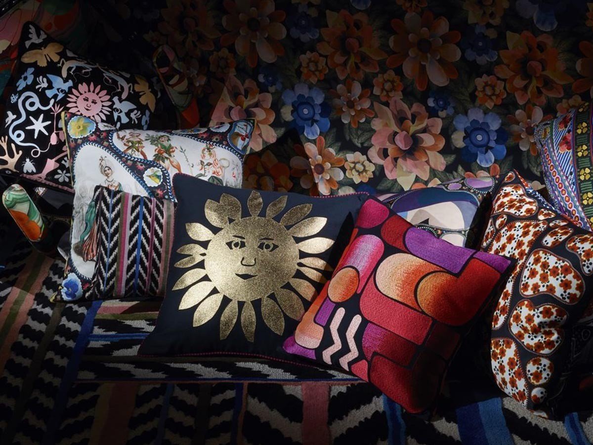 【デザイナーズ ギルド/DESIGNERS GUILD / GOODS】のChristian Lacroix Hello Sunshine Or Cushion / クリスチャンラクロワ ハローサンシャイン クッション 50 × 50cm 人気、トレンドファッション・服の通販 founy(ファニー) 　送料無料　Free Shipping　カラフル　Colorful　クッション　Cushion　ファブリック　Fabric　フェザー　Feather　マーブル　Marble　ホーム・キャンプ・アウトドア・お取り寄せ　Home,Garden,Outdoor,Camping Gear　家具・インテリア　Home Furniture & Interior. Stylish & Functional Living Spaces　その他 インテリア雑貨、家具　Furniture, Interior, Others　other-2|ID: prp329100004025351 ipo3291000000031475469