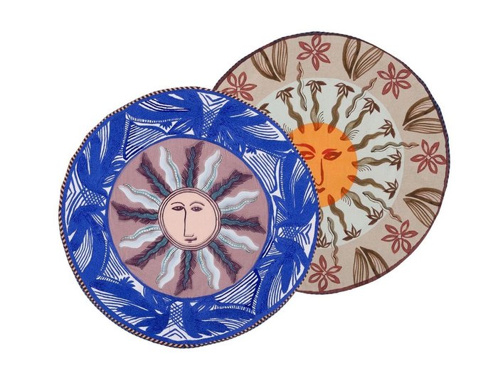 【デザイナーズ ギルド/DESIGNERS GUILD / GOODS】のChristian Lacroix Zenith Fleuve Cushion / クリスチャンラクロワ ゼニス フル―ヴ クッション 直径45cm インテリア・キッズ・メンズ・レディースファッション・服の通販 founy(ファニー) https://founy.com/ 送料無料 Free Shipping クッション Cushion サテン Satin ファブリック Fabric フェザー Feather プリント Print モチーフ Motif ラウンド Round ホーム・キャンプ・アウトドア・お取り寄せ Home,Garden,Outdoor,Camping Gear 家具・インテリア Home Furniture & Interior. Stylish & Functional Living Spaces その他 インテリア雑貨、家具 Furniture, Interior, Others |ID: prp329100004025353 ipo3291000000030173709