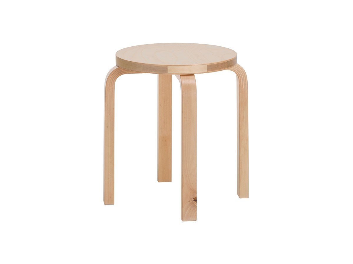 【アルテック/artek / GOODS】のSTOOL E60 WILD BIRCH / スツール E60 ワイルドバーチ インテリア・キッズ・メンズ・レディースファッション・服の通販 founy(ファニー) 　イタリア　Italy　フラット　Flat　送料無料　Free Shipping　ホーム・キャンプ・アウトドア・お取り寄せ　Home,Garden,Outdoor,Camping Gear　家具・インテリア　Furniture　チェア・椅子　Chair　スツール　Stool　樹皮の痕跡、枝の節、昆虫による跡、黒い芯など自然ならではの特徴を残しています。それらの位置や数、状態|ID: prp329100004032551 ipo3291000000026799548