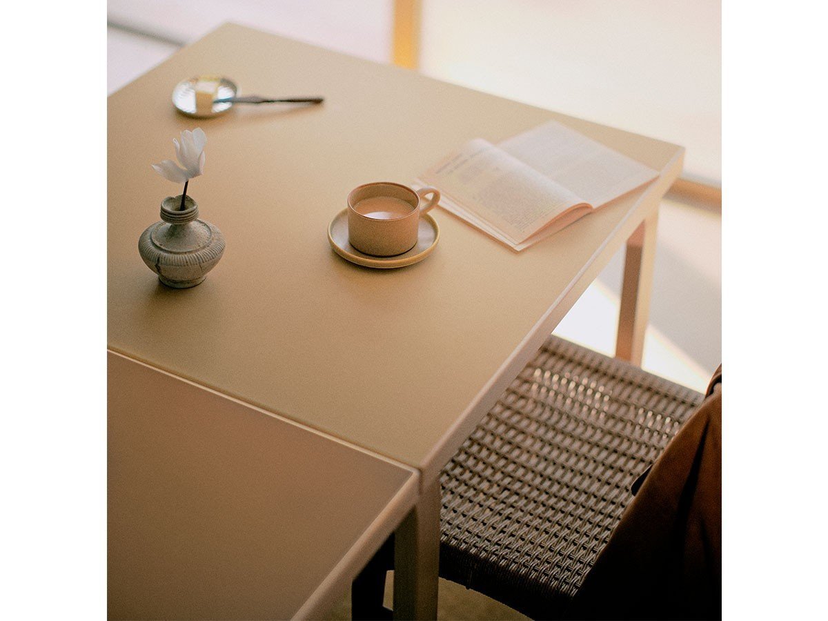 【アルテック/artek / GOODS】のTABLE FOLDABLE DL81C / ドロップリーフ テーブル DL81C ツートンカラー 人気、トレンドファッション・服の通販 founy(ファニー) 　ヴィンテージ　Vintage Style　コンパクト　Compact, Small Size　テーブル　Table, Dining Table　デスク　Desk, Work Desk　ドロップ　Drop Shoulder, Dropped Style　モチーフ　Motif, Design Theme　リーフ　Leaf, Botanical Leaf　ワーク　Workwear, Utility Style　送料無料　Free Shipping　ホーム・キャンプ・アウトドア・お取り寄せ　Home Living / Home & Lifestyle / Camping Gear / Outdoor Camping　家具・インテリア　Home Furniture & Interior. Stylish & Functional Living Spaces　テーブル　Dining, Coffee & Side Tables　ダイニングテーブル・食卓テーブル　Dining Tables　ホーム・キャンプ・アウトドア・お取り寄せ　Home Living / Home & Lifestyle / Camping Gear / Outdoor Camping　家具・インテリア　Home Furniture & Interior. Stylish & Functional Living Spaces　テーブル　Dining, Coffee & Side Tables　カフェテーブル・丸型テーブル　Cafe & Bistro Tables　other-5|ID: prp329100004032591 ipo3291000000031475184