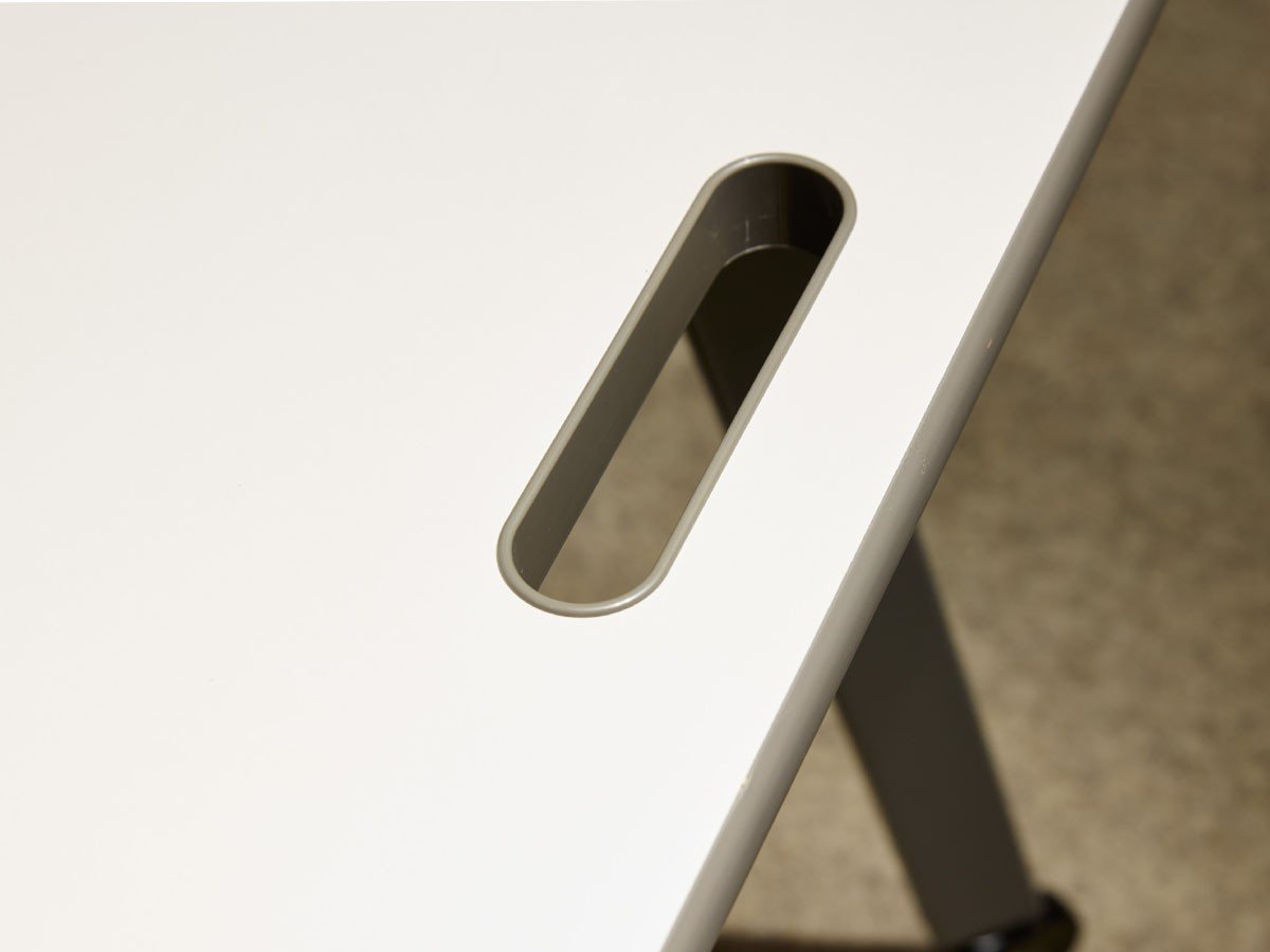 【ノルオフィス/Knoll Office / GOODS】のRockwell Unscripted Easy Table / ロックウェル アンスクリプテッド イージー テーブル 角型(ラウンドエッジ) インテリア・キッズ・メンズ・レディースファッション・服の通販 founy(ファニー) 　テーブル　Table　ニューヨーク　New York　パフォーマンス　Performance　ベスト　Vest　ラウンド　Round　ワーク　Work　ビジネス 仕事 通勤　Business　ホーム・キャンプ・アウトドア・お取り寄せ　Home,Garden,Outdoor,Camping Gear　家具・インテリア　Home Furniture & Interior. Stylish & Functional Living Spaces　その他 インテリア雑貨、家具　Furniture, Interior, Others　|ID: prp329100004032598 ipo3291000000032501550