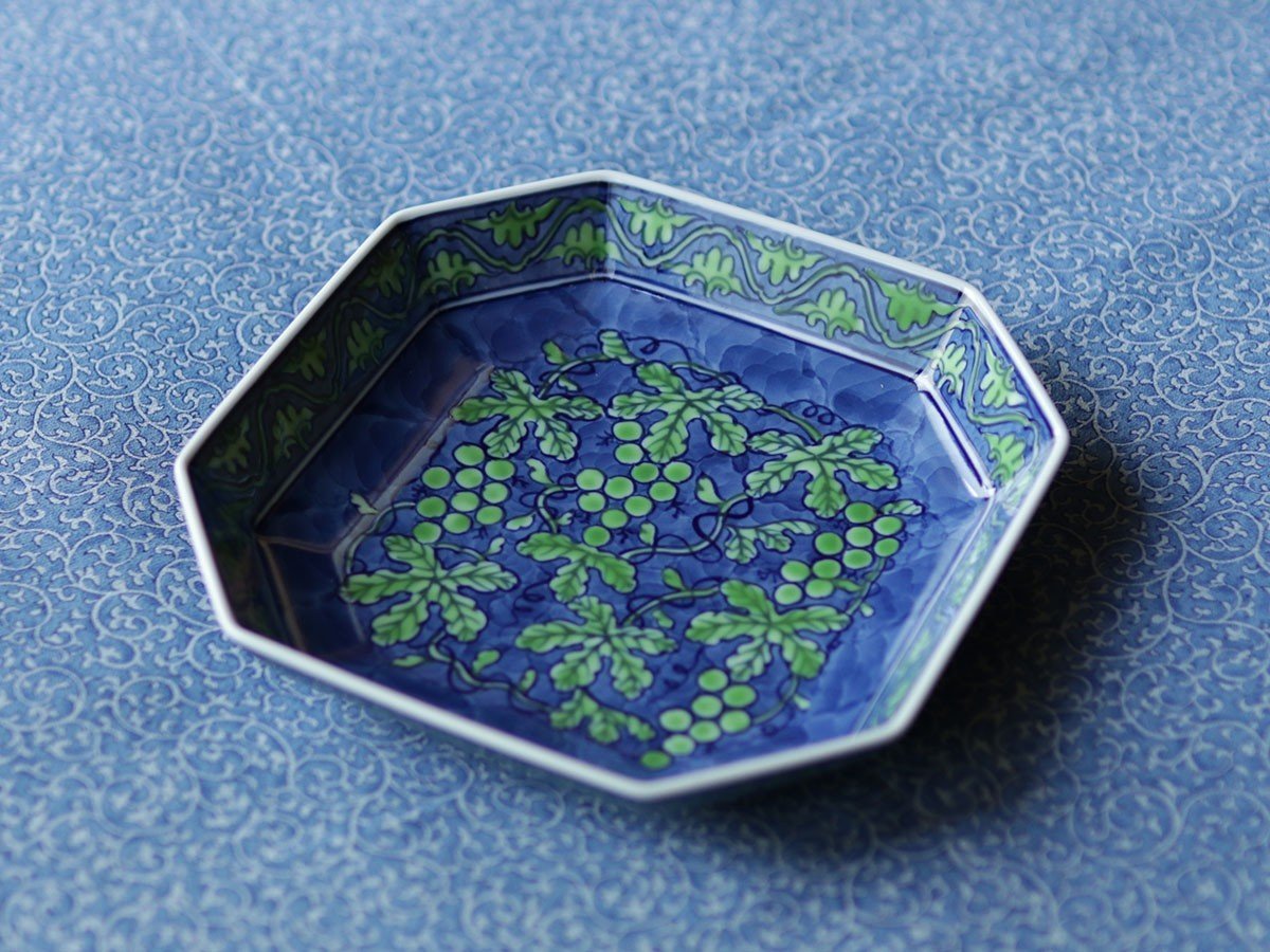 【源右衛門窯/Gen Emon Kiln / GOODS】の緑彩葡萄絵 方皿 / 緑彩葡萄絵 方皿 人気、トレンドファッション・服の通販 founy(ファニー) 　皿　Dish　テーブル　Table　フォルム　Form　プレート　Plate　送料無料　Free Shipping　おすすめ　Recommend　other-2|ID: prp329100004052974 ipo3291000000031473688
