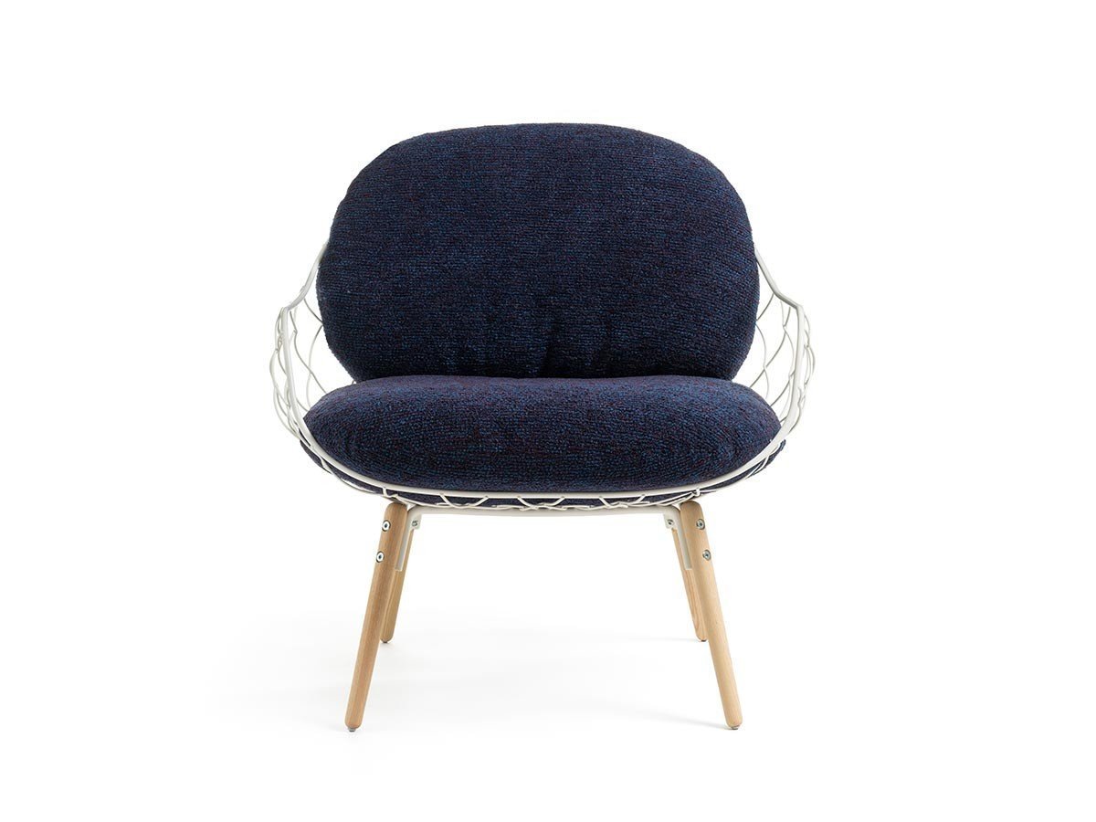 【マジス/MAGIS / GOODS】のPINA Low Chair / ピーニャ ローチェア ナチュラル脚(トリラナコジマ) インテリア・キッズ・メンズ・レディースファッション・服の通販 founy(ファニー) 　アンティーク　Antique-Inspired　クッション　Cushion, Throw Pillow　フィット　Fit, Slim Fit　フレーム　Frame, Outline　ワイヤー　Wire, Wired Bra　送料無料　Free Shipping　ホーム・キャンプ・アウトドア・お取り寄せ　Home Living / Home & Lifestyle / Camping Gear / Outdoor Camping　家具・インテリア　Home Furniture & Interior. Stylish & Functional Living Spaces　チェア・椅子　Seating & Chairs　ラウンジチェア・リクライナー　Lounge Chairs / Recliners　ホーム・キャンプ・アウトドア・お取り寄せ　Home Living / Home & Lifestyle / Camping Gear / Outdoor Camping　家具・インテリア　Home Furniture & Interior. Stylish & Functional Living Spaces　チェア・椅子　Seating & Chairs　ローチェア・和風座椅子　Floor & Low Chairs　ネイビー|ID: prp329100004054815 ipo3291000000033770108