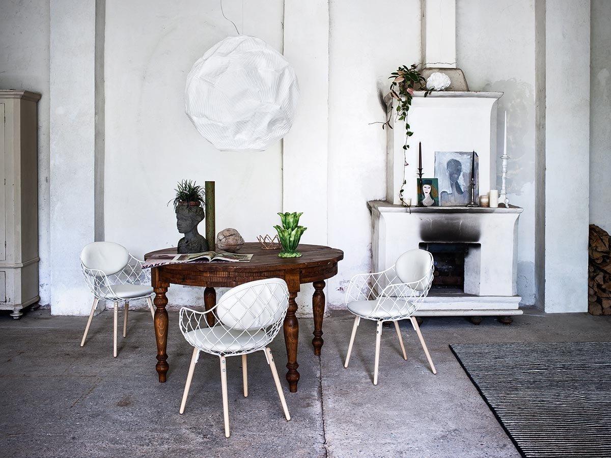 【マジス/MAGIS / GOODS】のPINA / ピーニャ アームチェア ファブリック オーバルクッション × ブラック脚(トリラナコジマ) インテリア・キッズ・メンズ・レディースファッション・服の通販 founy(ファニー) 　アンティーク　Antique-Inspired　オーバル　Oval Design　クッション　Cushion, Throw Pillow　ファブリック　Fabric, Textile　フィット　Fit, Slim Fit　フレーム　Frame, Outline　ワイヤー　Wire, Wired Bra　送料無料　Free Shipping　ホーム・キャンプ・アウトドア・お取り寄せ　Home Living / Home & Lifestyle / Camping Gear / Outdoor Camping　家具・インテリア　Home Furniture & Interior. Stylish & Functional Living Spaces　チェア・椅子　Seating & Chairs　ダイニングチェア・木製チェア　Dining Chairs　ホーム・キャンプ・アウトドア・お取り寄せ　Home Living / Home & Lifestyle / Camping Gear / Outdoor Camping　家具・インテリア　Home Furniture & Interior. Stylish & Functional Living Spaces　チェア・椅子　Seating & Chairs　アームチェア・アクセントチェア　Armchairs & Accent Chairs　参考イメージ|ID: prp329100004054823 ipo3291000000034817767