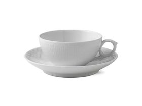 【ロイヤル コペンハーゲン/Royal Copenhagen / GOODS】 White Fluted Half Lace Tea Cup & Saucer / ホワイトフルーテッド ハーフレース ティーカップ & ソーサー人気、トレンドファッション・服の通販 founy(ファニー) エレガント 上品 Elegant クラシック Classic シェイプ Shape シンプル Simple テーブル Table ハーフ Half レース Race |ID:prp329100004058731