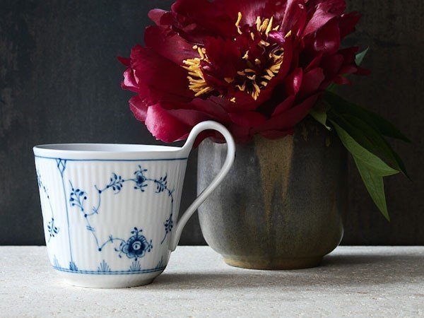 【ロイヤル コペンハーゲン/Royal Copenhagen / GOODS】のBlue Fluted Plain High Handle Mug / ブルーフルーテッド プレイン ハイハンドルマグ 人気、トレンドファッション・服の通販 founy(ファニー) 　送料無料　Free Shipping　コレクション　Collection, Seasonal Line　テーブル　Table, Dining Table　ハンド　Hand, Handmade　モチーフ　Motif, Design Theme　リラックス　Relax, Relaxed Fit　人気　Popular, Best Seller　other-2|ID: prp329100004058733 ipo3291000000031473243