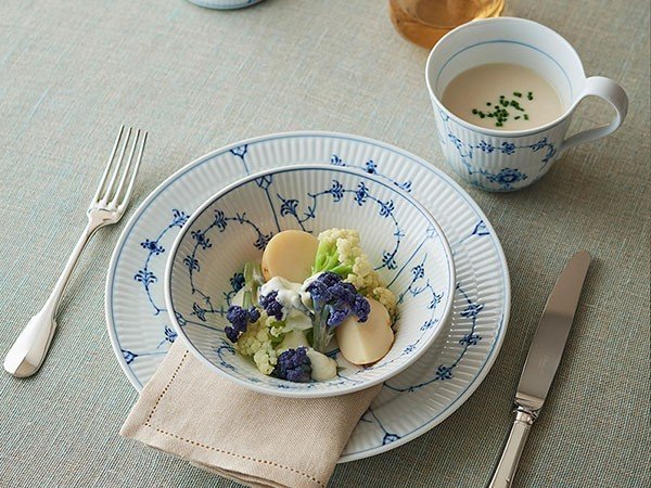 【ロイヤル コペンハーゲン/Royal Copenhagen / GOODS】のBlue Fluted Plain High Handle Mug / ブルーフルーテッド プレイン ハイハンドルマグ 人気、トレンドファッション・服の通販 founy(ファニー) 　送料無料　Free Shipping　コレクション　Collection, Seasonal Line　テーブル　Table, Dining Table　ハンド　Hand, Handmade　モチーフ　Motif, Design Theme　リラックス　Relax, Relaxed Fit　人気　Popular, Best Seller　other-4|ID: prp329100004058733 ipo3291000000031473245