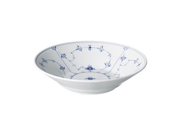 【ロイヤル コペンハーゲン/Royal Copenhagen / GOODS】のBlue Fluted Plain Deep Plate 24 / ブルーフルーテッド プレイン ディーププレート 24cm 人気、トレンドファッション・服の通販 founy(ファニー) 　送料無料　Free Shipping　エスニック　Ethnic　コレクション　Collection　テーブル　Table　ハンド　Hand　プレート　Plate　モチーフ　Motif　皿　Dish　 other-1|ID: prp329100004058737 ipo3291000000027327144