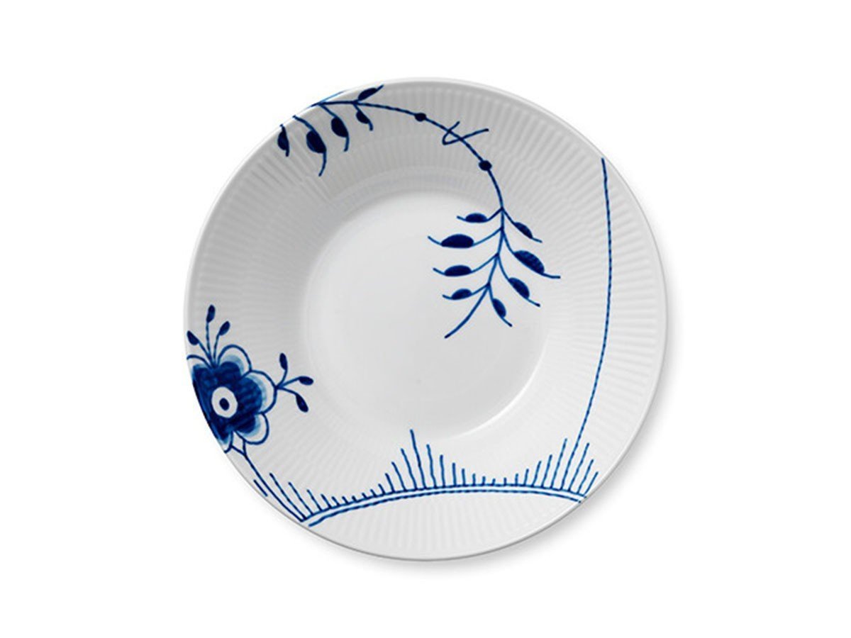 【ロイヤル コペンハーゲン/Royal Copenhagen / GOODS】のBlue Fluted Mega Deep Plate 24 / ブルーフルーテッド メガ ディーププレート 24cm 人気、トレンドファッション・服の通販 founy(ファニー) 　送料無料　Free Shipping　エスニック　Ethnic　コレクション　Collection　テーブル　Table　ハンド　Hand　プレート　Plate　モチーフ　Motif　人気　Popularity　皿　Dish　 other-1|ID: prp329100004058747 ipo3291000000027327164