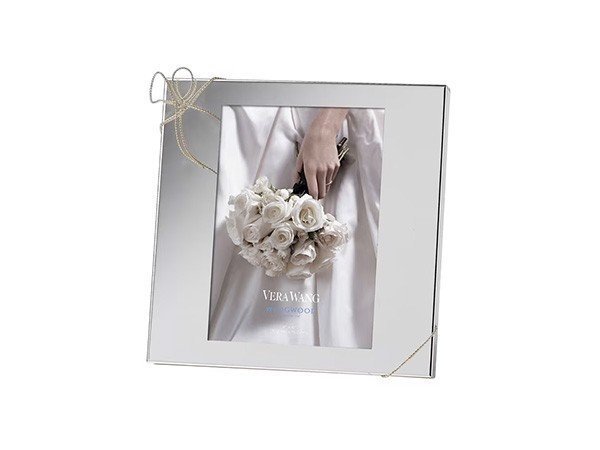 【ウェッジウッド/WEDGWOOD / GOODS】のVERA WANG LOVE KNOTS PICTURE FRAME / ヴェラ・ウォン ラブ ノット ピクチャーフレーム インテリア・キッズ・メンズ・レディースファッション・服の通販 founy(ファニー) https://founy.com/ シルバー Silver フレーム Flame リボン Ribbon ホーム・キャンプ・アウトドア・お取り寄せ Home,Garden,Outdoor,Camping Gear 家具・インテリア Furniture その他 インテリア雑貨、家具 Furniture, Interior, Others |ID: prp329100004060758 ipo3291000000027345872