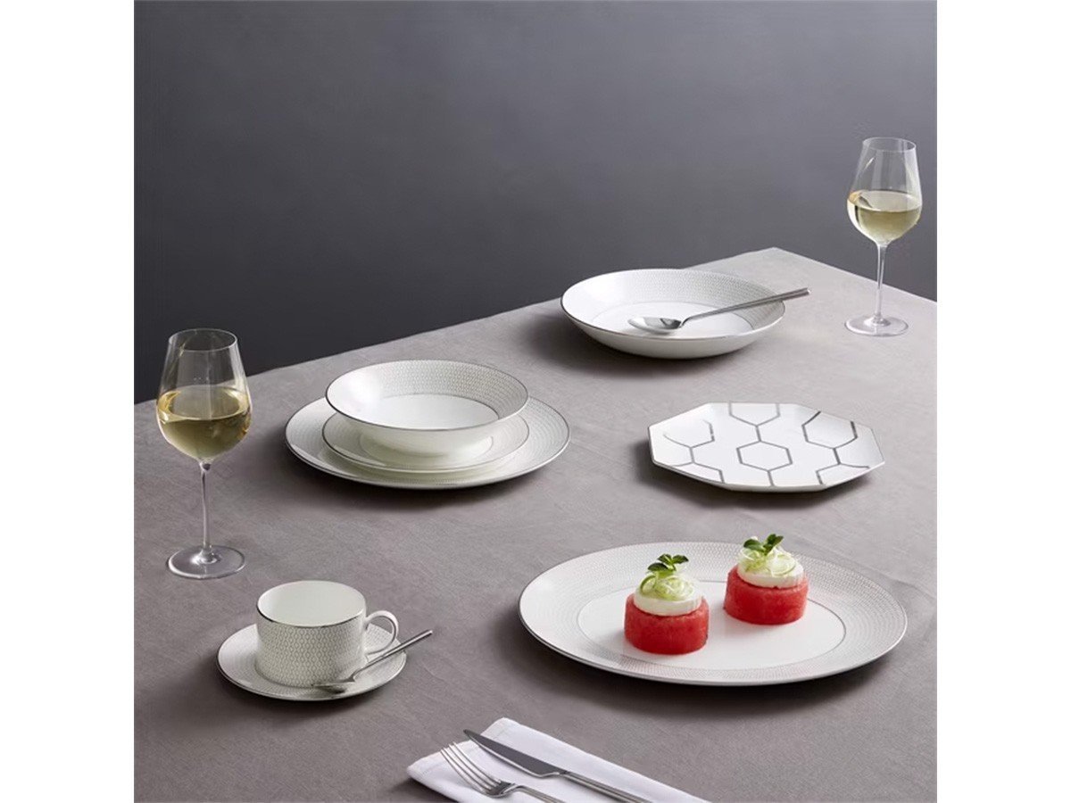 【ウェッジウッド/WEDGWOOD / GOODS】のGIO PLATINUM DEEP PLATE / ジオ プラチナ ディーププレート 22cm インテリア・キッズ・メンズ・レディースファッション・服の通販 founy(ファニー) 　テーブル　Table　パーティ　Party　プレート　Plate　皿　Dish　シリーズ参考イメージ|ID: prp329100004060768 ipo3291000000027346017