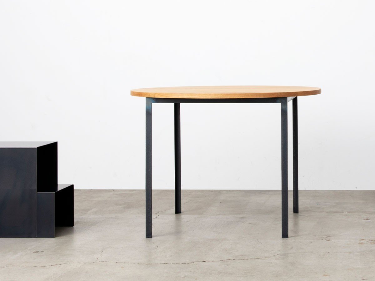 【ホイム/HOIM / GOODS】のAngle Dining Table Round / アングル ダイニングテーブル ラウンド 人気、トレンドファッション・服の通販 founy(ファニー) 　シンプル　Simple, Minimal　テーブル　Table, Dining Table　ラウンド　Round, Round Neck　ホーム・キャンプ・アウトドア・お取り寄せ　Home Living / Home & Lifestyle / Camping Gear / Outdoor Camping　家具・インテリア　Home Furniture & Interior. Stylish & Functional Living Spaces　テーブル　Dining, Coffee & Side Tables　ダイニングテーブル・食卓テーブル　Dining Tables　ホーム・キャンプ・アウトドア・お取り寄せ　Home Living / Home & Lifestyle / Camping Gear / Outdoor Camping　家具・インテリア　Home Furniture & Interior. Stylish & Functional Living Spaces　テーブル　Dining, Coffee & Side Tables　カフェテーブル・丸型テーブル　Cafe & Bistro Tables　other-4|ID: prp329100004076261 ipo3291000000031472941