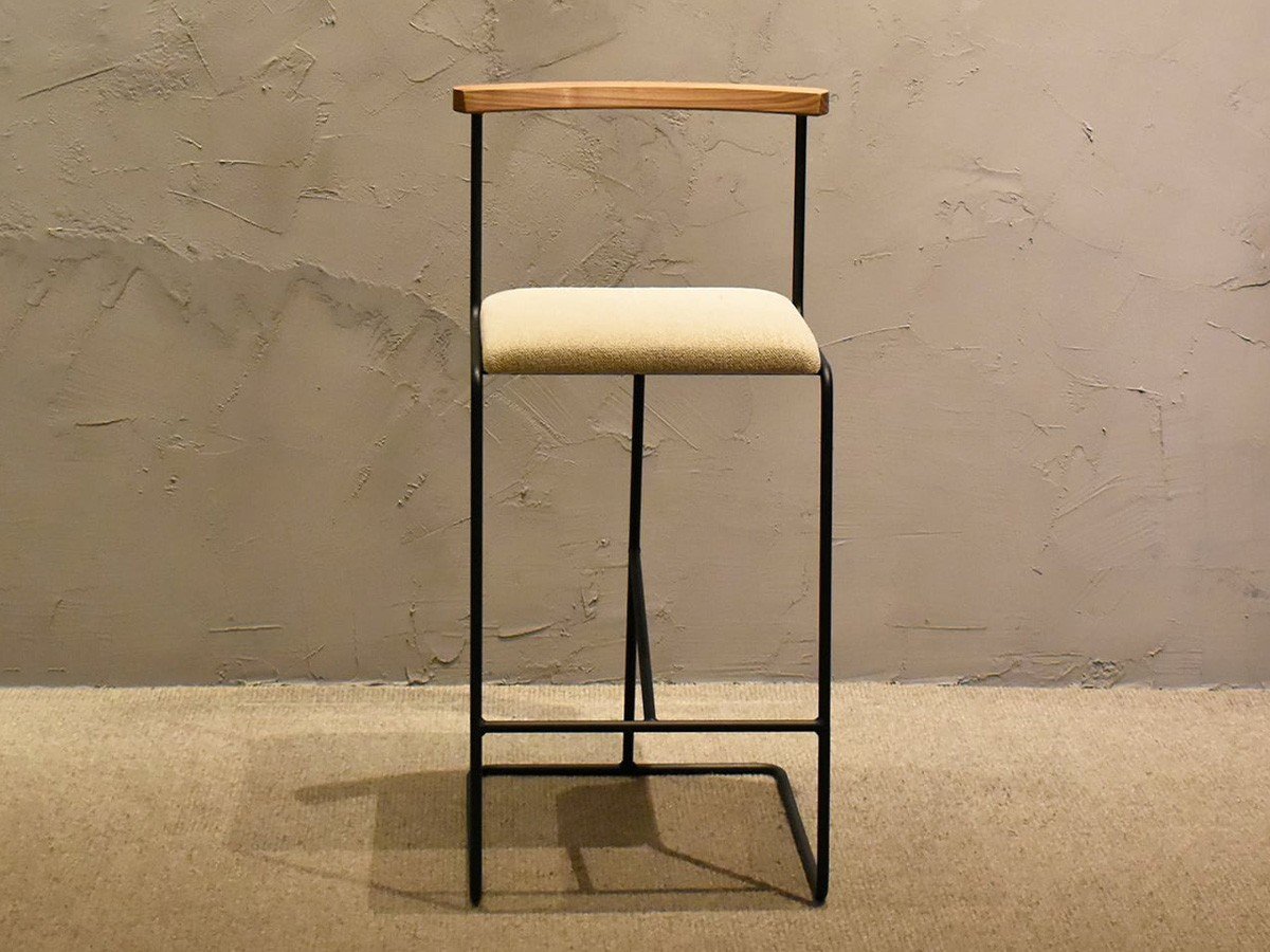 【杉山製作所/Sugiyama Seisakusho / GOODS】のcolonna counter chair / コロンナ カウンターチェア 座面高62cm インテリア・キッズ・メンズ・レディースファッション・服の通販 founy(ファニー) 　送料無料　Free Shipping　ウッド　Wood　フレーム　Flame　ホーム・キャンプ・アウトドア・お取り寄せ　Home,Garden,Outdoor,Camping Gear　家具・インテリア　Furniture　チェア・椅子　Chair　カウンターチェア・ハイスツール　Counter Chair/High Stool　張地:カノア KGRG グレージュ(Aランク)|ID: prp329100004115010 ipo3291000000028035311