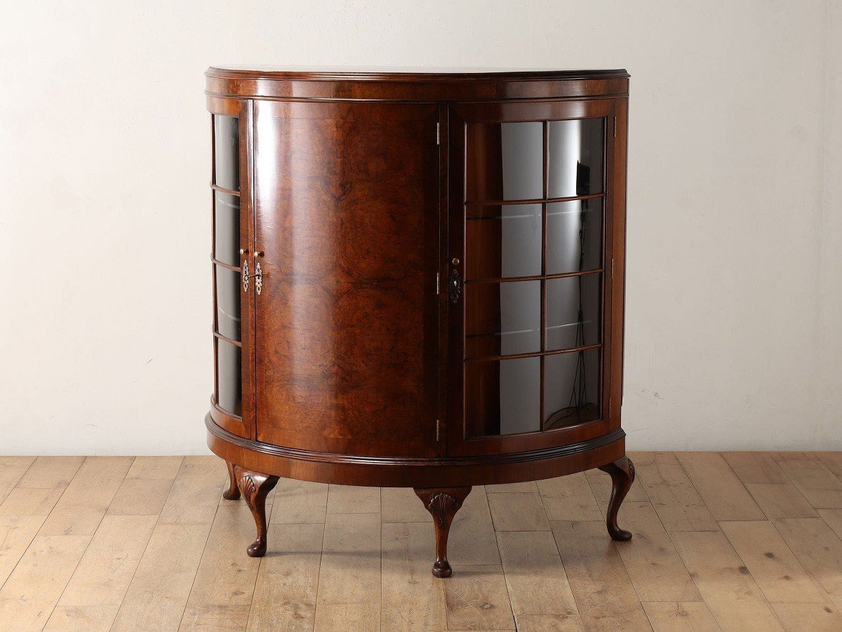 【ロイズ アンティークス/Lloyd's Antiques / GOODS】のReal Antique Bowfront Cabinet / 英国アンティーク家具 ボウフロントキャビネット 人気、トレンドファッション・服の通販 founy(ファニー) 　アンティーク　Antique　ガラス　Glass　シンプル　Simple　テーブル　Table　ホーム・キャンプ・アウトドア・お取り寄せ　Home,Garden,Outdoor,Camping Gear　家具・インテリア　Furniture　収納家具・キャビネット　Storage Furniture　キャビネット　Cabinet　 other-1|ID: prp329100004115043 ipo3291000000028035537