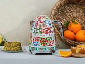 【スメッグ/SMEG / GOODS】のSicily is my love DOLCE&GABBANA Kettle / シチリア イズ マイ ラブ ドルチェ&ガッバーナ ケトル 人気、トレンドファッション・服の通販 founy(ファニー) イタリア Italy カラフル Colorful コレクション Collection プレート Plate モチーフ Motif 送料無料 Free Shipping ホーム・キャンプ・アウトドア・お取り寄せ Home,Garden,Outdoor,Camping Gear キッチン・ダイニング Kitchen Dining キッチン収納 Kitchen |ID:prp329100004134303