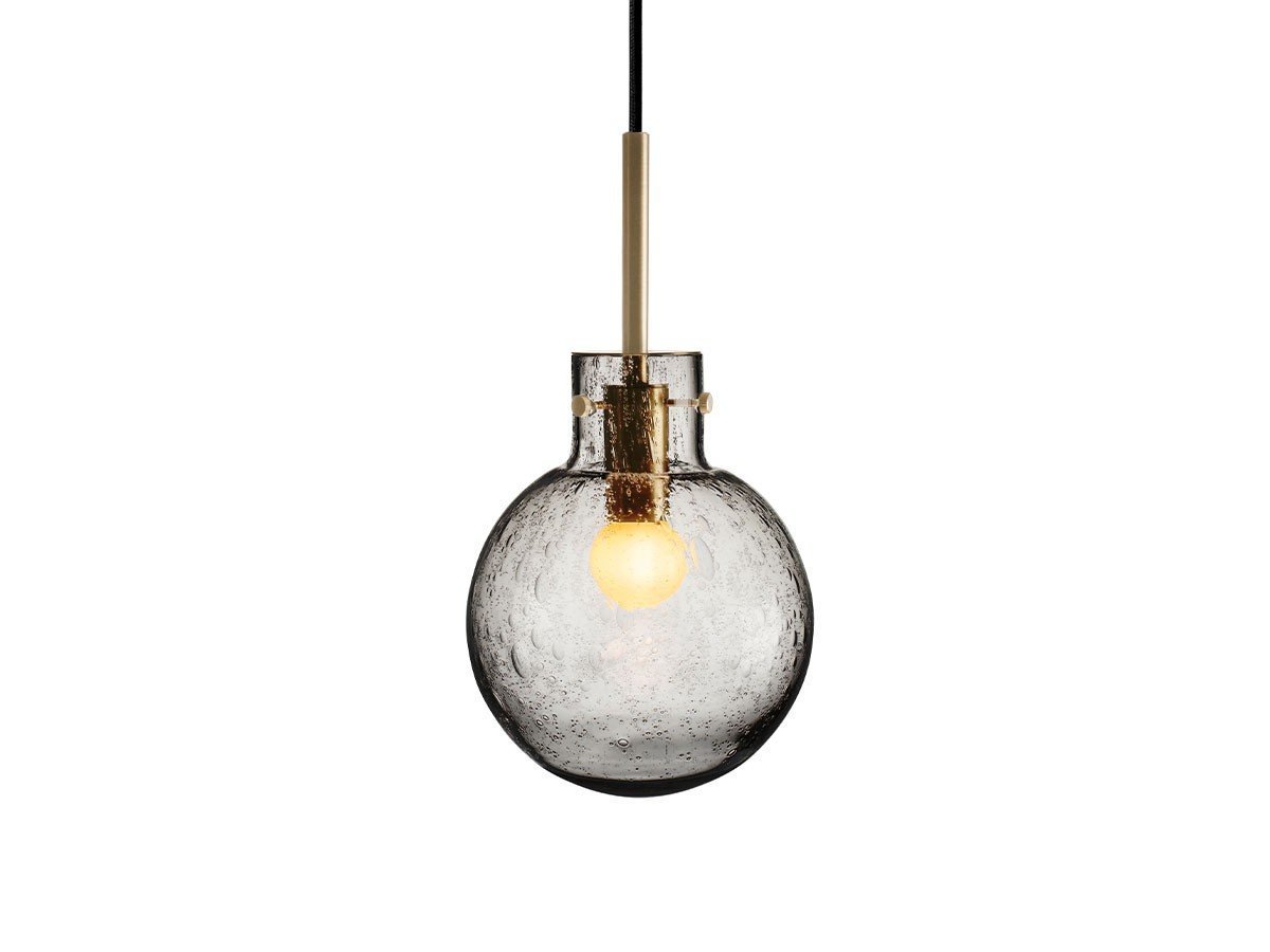 【ハーデラン/Hadeland / GOODS】のCrystal Spheres Soda Φ160 / クリスタル スフィアース ソーダ Φ160 インテリア・キッズ・メンズ・レディースファッション・服の通販 founy(ファニー) 　送料無料　Free Shipping　ガラス　Glass, Glassware　クリスタル　Crystal, Swarovski　ハンド　Hand, Handmade　パターン　Pattern, Design Print　フォルム　Silhouette, Form　ホーム・キャンプ・アウトドア・お取り寄せ　Home Living / Home & Lifestyle / Camping Gear / Outdoor Camping　家具・インテリア　Home Furniture & Interior. Stylish & Functional Living Spaces　ライト・照明　Lamps & Lighting Fixtures　ペンダントライト・吊り下げ照明　Pendant Light / Hanging Light Fixture　グレー|ID: prp329100004139599 ipo3291000000033331320