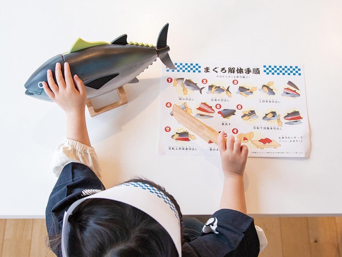 【ジェニ/GENI / GOODS】のマグロ解体!寿司職人セット / マグロ解体!寿司職人セット インテリア・キッズ・メンズ・レディースファッション・服の通販 founy(ファニー) イラスト Illustration スタンド Stand Collar, Upright Stand プリント Print, Printed Pattern ベビー Baby, Babywear 帽子 Hat, Headwear リアル Real, Realistic 送料無料 Free Shipping ホーム・キャンプ・アウトドア・お取り寄せ Home Living / Home & Lifestyle / Camping Gear / Outdoor Camping 家具・インテリア Home Furniture & Interior. Stylish & Functional Living Spaces キッズ家具 Children's Furniture & Storage ダウンロードコンテンツの「マグロの解体手順書」にはイラスト付きで解体手順が分かりやすく載っていますの|ID: prp329100004153245 ipo3291000000034725159