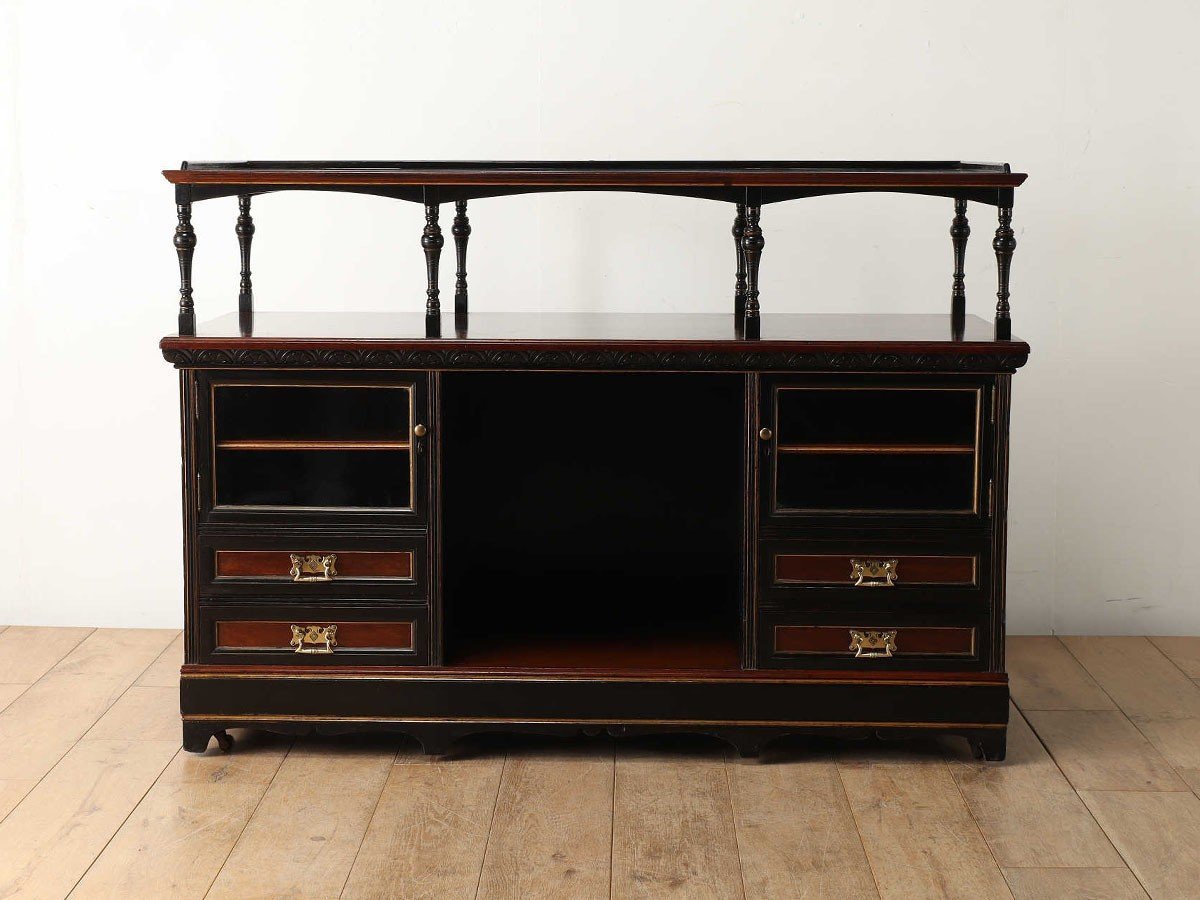 【ロイズ アンティークス/Lloyd's Antiques / GOODS】のReal Antique Counter Sideboard / 英国アンティーク家具 カウンター サイドボード 人気、トレンドファッション・服の通販 founy(ファニー) 　おすすめ　Recommended / Our Picks　アンティーク　Antique-Inspired　ガラス　Glass, Glassware　ホーム・キャンプ・アウトドア・お取り寄せ　Home Living / Home & Lifestyle / Camping Gear / Outdoor Camping　家具・インテリア　Home Furniture & Interior. Stylish & Functional Living Spaces　収納家具・キャビネット　Storage Furniture　サイドボード・リビング収納　Cabinet / Storage Cabinet　other-2|ID: prp329100004180118 ipo3291000000031469868