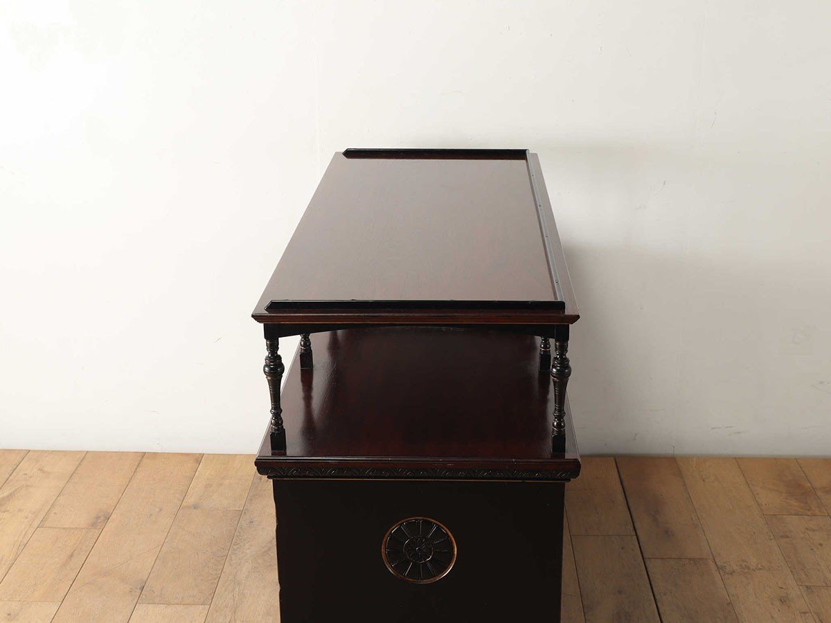 【ロイズ アンティークス/Lloyd's Antiques / GOODS】のReal Antique Counter Sideboard / 英国アンティーク家具 カウンター サイドボード 人気、トレンドファッション・服の通販 founy(ファニー) 　おすすめ　Recommended / Our Picks　アンティーク　Antique-Inspired　ガラス　Glass, Glassware　ホーム・キャンプ・アウトドア・お取り寄せ　Home Living / Home & Lifestyle / Camping Gear / Outdoor Camping　家具・インテリア　Home Furniture & Interior. Stylish & Functional Living Spaces　収納家具・キャビネット　Storage Furniture　サイドボード・リビング収納　Cabinet / Storage Cabinet　other-6|ID: prp329100004180118 ipo3291000000031469872