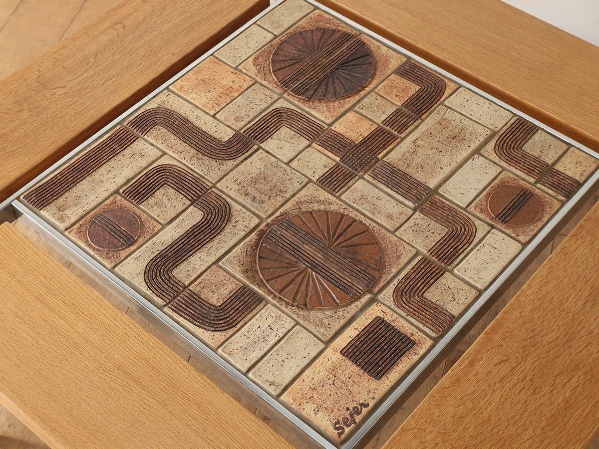 【ロイズ アンティークス/Lloyd's Antiques / GOODS】のReal Antique Ryesberg Mobler Tile Top Coffee Table / デンマークアンティーク家具 リスバーグ モブラー タイルトップコーヒーテーブル 人気、トレンドファッション・服の通販 founy(ファニー) 　アンティーク　Antique　ウッド　Wood　キャラクター　Character　テーブル　Table　フレーム　Flame　ヴィンテージ　Vintage　ホーム・キャンプ・アウトドア・お取り寄せ　Home,Garden,Outdoor,Camping Gear　家具・インテリア　Home Furniture & Interior. Stylish & Functional Living Spaces　テーブル　Table　ローテーブル・センターテーブル　Low Table/Center Table　other-5|ID: prp329100004180124 ipo3291000000031469881