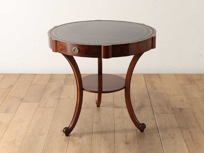 【ロイズ アンティークス/Lloyd's Antiques / GOODS】のReal Antique Leather Top Drum Table / 英国アンティーク家具 レザートップドラムテーブル インテリア・キッズ・メンズ・レディースファッション・服の通販 founy(ファニー) https://founy.com/ おすすめ Recommend アンティーク Antique クラシック Classic シンプル Simple スタンド Stand テーブル Table ラウンド Round ホーム・キャンプ・アウトドア・お取り寄せ Home,Garden,Outdoor,Camping Gear 家具・インテリア Furniture テーブル Table カフェテーブル Cafe Table |ID: prp329100004180126 ipo3291000000028955299