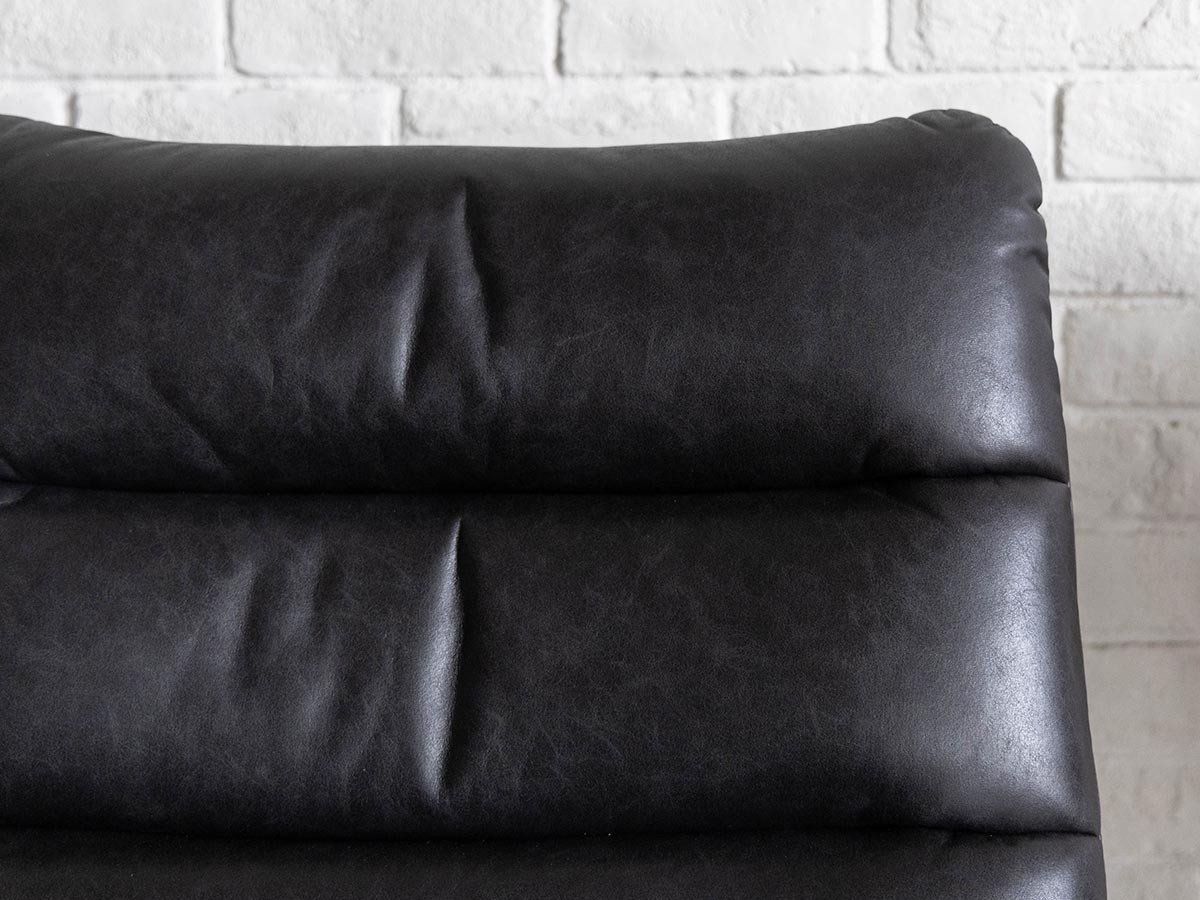 【オアシス/OASIS / GOODS】のCREEP SOFA / クリープ 肘付回転ソファ(リサイクルレザー) インテリア・キッズ・メンズ・レディースファッション・服の通販 founy(ファニー) 　シンプル　Simple　モダン　Modern　リラックス　Relax　ホーム・キャンプ・アウトドア・お取り寄せ　Home,Garden,Outdoor,Camping Gear　家具・インテリア　Furniture　ソファー　Sofa　ホーム・キャンプ・アウトドア・お取り寄せ　Home,Garden,Outdoor,Camping Gear　家具・インテリア　Furniture　チェア・椅子　Chair　ラウンジチェア　Lounge Chair　張地:ブラック|ID: prp329100004185893 ipo3291000000028996997