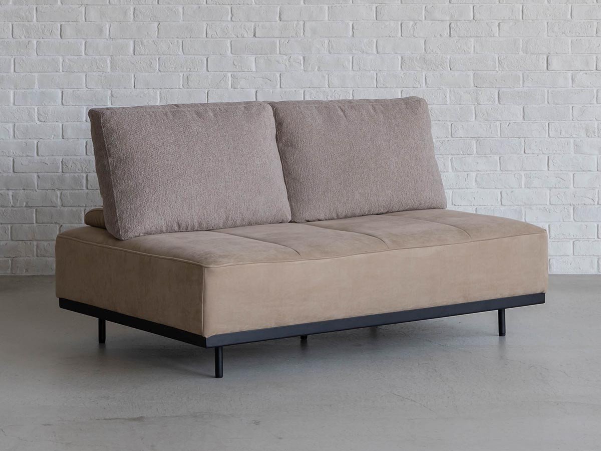 【オアシス/OASIS / GOODS】のGLOW SOFA / グロー ソファ 2人掛けベース インテリア・キッズ・メンズ・レディースファッション・服の通販 founy(ファニー) 　クッション　Cushion, Throw Pillow　バランス　Balance, Style Balance　フラット　Flat, Flat Shoes　モダン　Modern, Contemporary　ホーム・キャンプ・アウトドア・お取り寄せ　Home Living / Home & Lifestyle / Camping Gear / Outdoor Camping　家具・インテリア　Home Furniture & Interior. Stylish & Functional Living Spaces　ソファー　Couches & Sofas　張地:ベース / サンド(スウェード調)、背クッション / TIM ベージュ|ID: prp329100004185912 ipo3291000000030165622