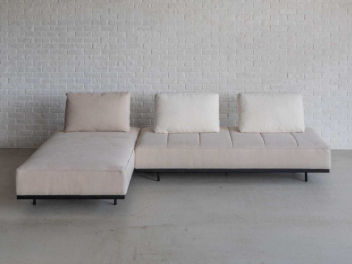 【オアシス/OASIS / GOODS】のGLOW SOFA / グロー ソファ 3人掛けベース インテリア・キッズ・メンズ・レディースファッション・服の通販 founy(ファニー) 　クッション　Cushion　バランス　Balance　フラット　Flat　モダン　Modern　ホーム・キャンプ・アウトドア・お取り寄せ　Home,Garden,Outdoor,Camping Gear　家具・インテリア　Furniture　ソファー　Sofa　セット内容:3人掛けベース、2.5人掛けベース、背クッション × 3|ID: prp329100004185946 ipo3291000000030165908