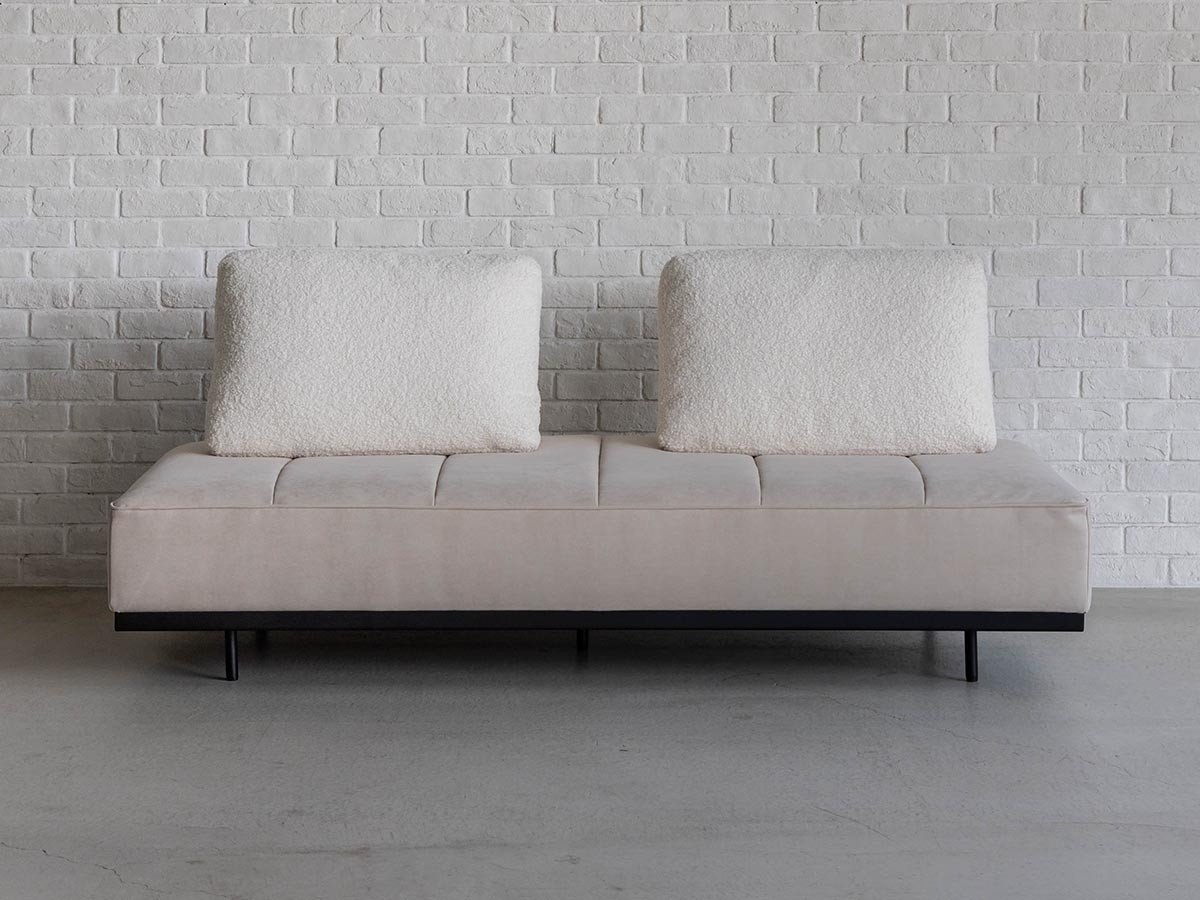 【オアシス/OASIS / GOODS】のGLOW SOFA / グロー ソファ 3人掛けベース インテリア・キッズ・メンズ・レディースファッション・服の通販 founy(ファニー) 　クッション　Cushion　バランス　Balance　フラット　Flat　モダン　Modern　ホーム・キャンプ・アウトドア・お取り寄せ　Home,Garden,Outdoor,Camping Gear　家具・インテリア　Furniture　ソファー　Sofa　張地:ベース / クリーム(スウェード調)、背クッション / GL ホイップ(ブークレ)|ID: prp329100004185946 ipo3291000000030165918