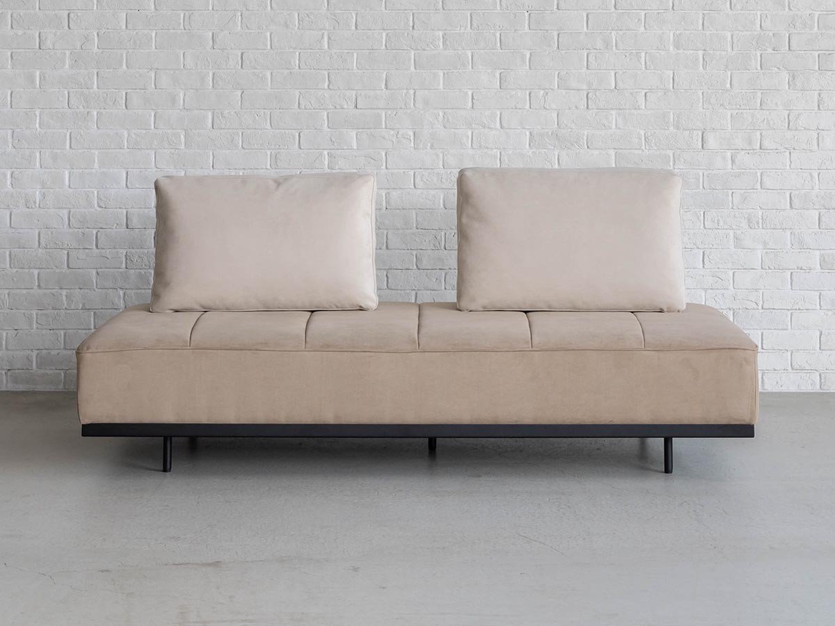 【オアシス/OASIS / GOODS】のGLOW SOFA / グロー ソファ 3人掛けベース インテリア・キッズ・メンズ・レディースファッション・服の通販 founy(ファニー) 　クッション　Cushion　バランス　Balance　フラット　Flat　モダン　Modern　ホーム・キャンプ・アウトドア・お取り寄せ　Home,Garden,Outdoor,Camping Gear　家具・インテリア　Furniture　ソファー　Sofa　張地:ベース / サンド(スウェード調)、背クッション / クリーム(スウェード調)|ID: prp329100004185946 ipo3291000000030165923