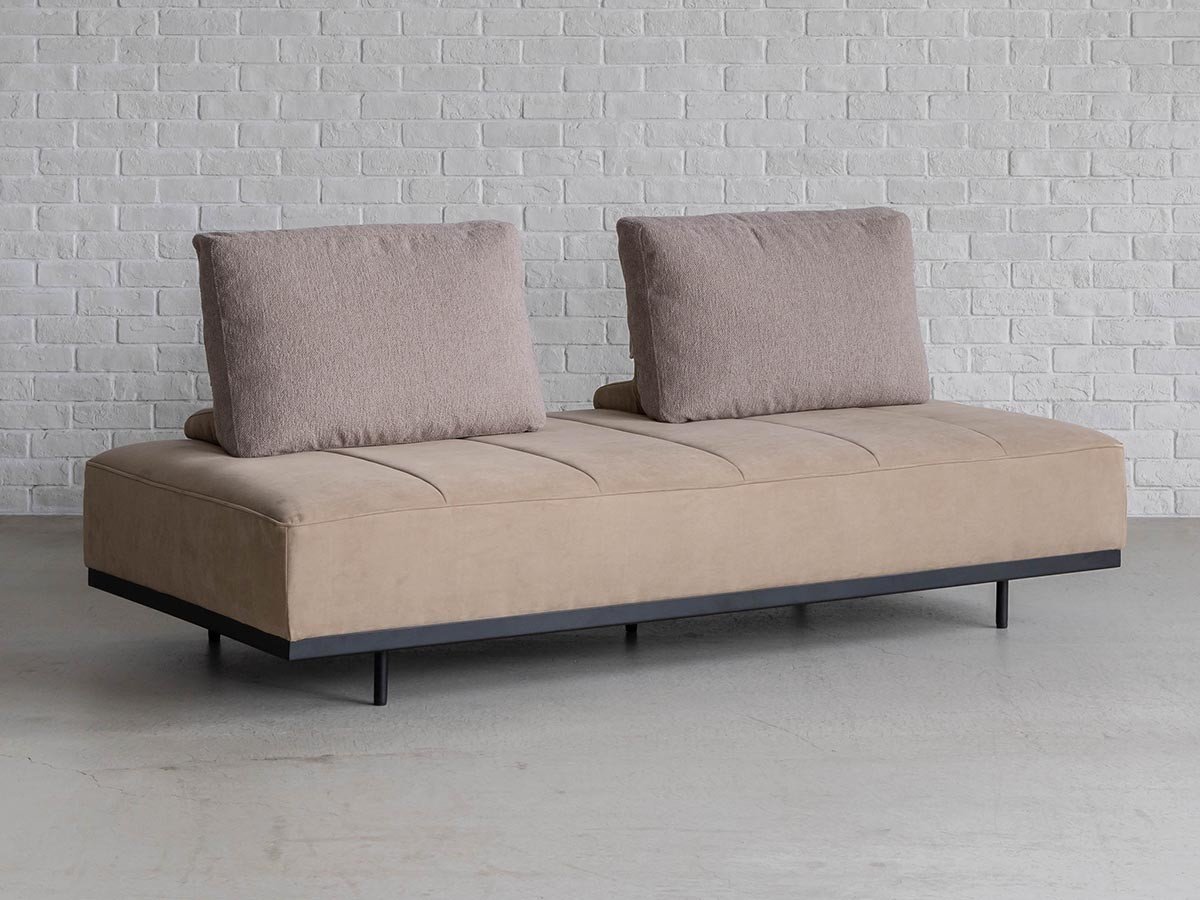 【オアシス/OASIS / GOODS】のGLOW SOFA / グロー ソファ 3人掛けベース インテリア・キッズ・メンズ・レディースファッション・服の通販 founy(ファニー) 　クッション　Cushion　バランス　Balance　フラット　Flat　モダン　Modern　ホーム・キャンプ・アウトドア・お取り寄せ　Home,Garden,Outdoor,Camping Gear　家具・インテリア　Furniture　ソファー　Sofa　張地:ベース / サンド(スウェード調)、背クッション / TIM ベージュ|ID: prp329100004185946 ipo3291000000030165924