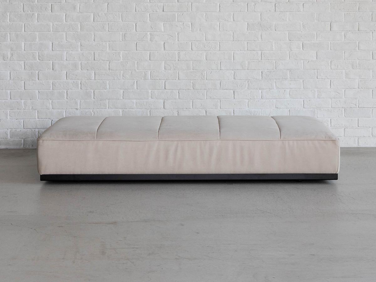 【オアシス/OASIS / GOODS】のGLOW SOFA / グロー ソファ 2.5人掛けベース インテリア・キッズ・メンズ・レディースファッション・服の通販 founy(ファニー) 　クッション　Cushion　バランス　Balance　フラット　Flat　モダン　Modern　ホーム・キャンプ・アウトドア・お取り寄せ　Home,Garden,Outdoor,Camping Gear　家具・インテリア　Furniture　ソファー　Sofa　短脚をつけると、ローソファとしてもお使いになれます。|ID: prp329100004185947 ipo3291000000030165934