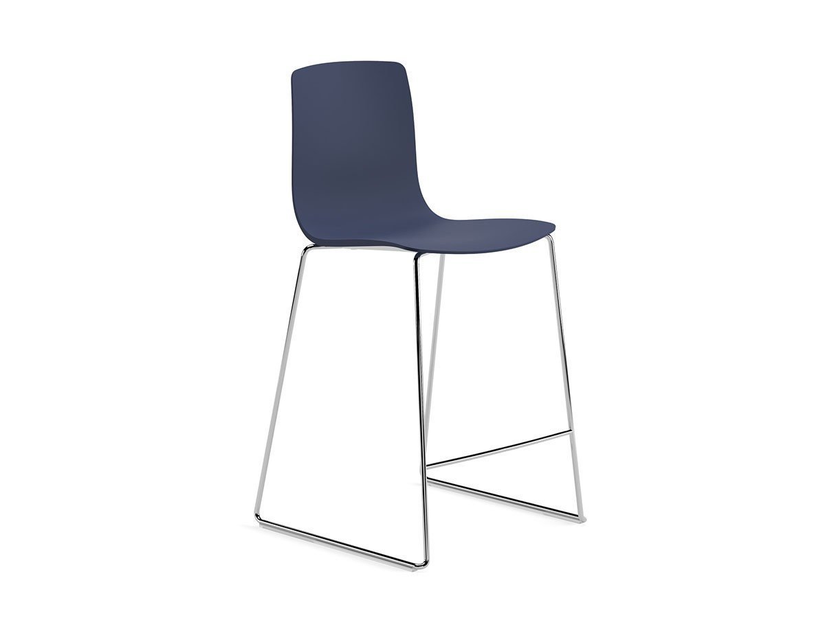 【アルペール/arper / GOODS】のAava 02 Counter Stool / アーバ 02 カウンタースツール 座面高65cm インテリア・キッズ・メンズ・レディースファッション・服の通販 founy(ファニー) 　送料無料　Free Shipping　クラシック　Classic, Timeless Style　フォルム　Silhouette, Form　ホーム・キャンプ・アウトドア・お取り寄せ　Home Living / Home & Lifestyle / Camping Gear / Outdoor Camping　家具・インテリア　Home Furniture & Interior. Stylish & Functional Living Spaces　チェア・椅子　Seating & Chairs　スツール・バースツール　Stools & Bar Stools　ホーム・キャンプ・アウトドア・お取り寄せ　Home Living / Home & Lifestyle / Camping Gear / Outdoor Camping　家具・インテリア　Home Furniture & Interior. Stylish & Functional Living Spaces　チェア・椅子　Seating & Chairs　カウンターチェア・ハイチェア　Bar Stools / High Stools　シートネプチューンブルー、脚部クロム|ID: prp329100004204141 ipo3291000000034037563