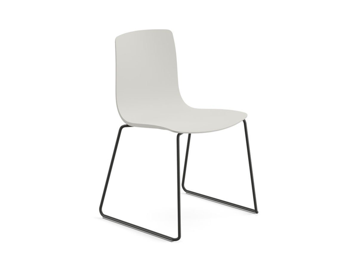 【アルペール/arper / GOODS】のAava 02 Armless Chair / アーバ 02 アームレスチェア スレッド脚 インテリア・キッズ・メンズ・レディースファッション・服の通販 founy(ファニー) 　送料無料　Free Shipping　クラシック　Classic, Timeless Style　フォルム　Silhouette, Form　ホーム・キャンプ・アウトドア・お取り寄せ　Home Living / Home & Lifestyle / Camping Gear / Outdoor Camping　家具・インテリア　Home Furniture & Interior. Stylish & Functional Living Spaces　チェア・椅子　Seating & Chairs　ダイニングチェア・木製チェア　Dining Chairs　シートスノーホワイト、脚部マットブラック|ID: prp329100004204143 ipo3291000000033528812