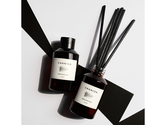 【チャニダ/CHANIDA / GOODS】のREED DIFFUSER / リードディフューザー(スモーク・サンダルウッド) インテリア・キッズ・メンズ・レディースファッション・服の通販 founy(ファニー) https://founy.com/ ウッド Wood ガラス Glass サンダル Sandals リーフ Leaf ホーム・キャンプ・アウトドア・お取り寄せ Home,Garden,Outdoor,Camping Gear 家具・インテリア Furniture その他 インテリア雑貨、家具 Furniture, Interior, Others |ID: prp329100004209016 ipo3291000000029181329