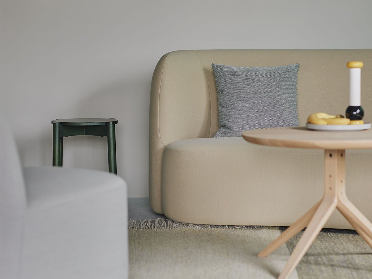 【カリモクニュースタンダード/KARIMOKU NEW STANDARD / GOODS】のPOLAR SOFA 2-SEATER / ポーラーソファ 2シーター インテリア・キッズ・メンズ・レディースファッション・服の通販 founy(ファニー) 　エレガント 上品　Elegant　ファブリック　Fabric, Textile　フィット　Fit, Slim Fit　リラックス　Relax, Relaxed Fit　ホーム・キャンプ・アウトドア・お取り寄せ　Home Living / Home & Lifestyle / Camping Gear / Outdoor Camping　家具・インテリア　Home Furniture & Interior. Stylish & Functional Living Spaces　ソファー　Couches & Sofas　Photographer:Masaaki Inoue, Bouillon|ID: prp329100004214094 ipo3291000000036854085