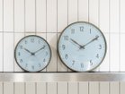 【フライミーアクセソワ/FLYMEe accessoire / GOODS】のARNE JACOBSEN Station Royal Blue Wall Clock / アルネ・ヤコブセン ステーション ロイヤルブルー ウォールクロック 直径29cm 人気、トレンドファッション・服の通販 founy(ファニー) コレクション Collection シンプル Simple スタンダード Standard 時計 Clock 送料無料 Free Shipping ホーム・キャンプ・アウトドア・お取り寄せ Home,Garden,Outdoor,Camping Gear 家具・インテリア Furniture その他 インテリア雑貨、家具 Furniture, Interior, Others thumbnail 左:サイズ違いの「直径21cm」、右:本商品|ID: prp329100004222678 ipo3291000000029267646