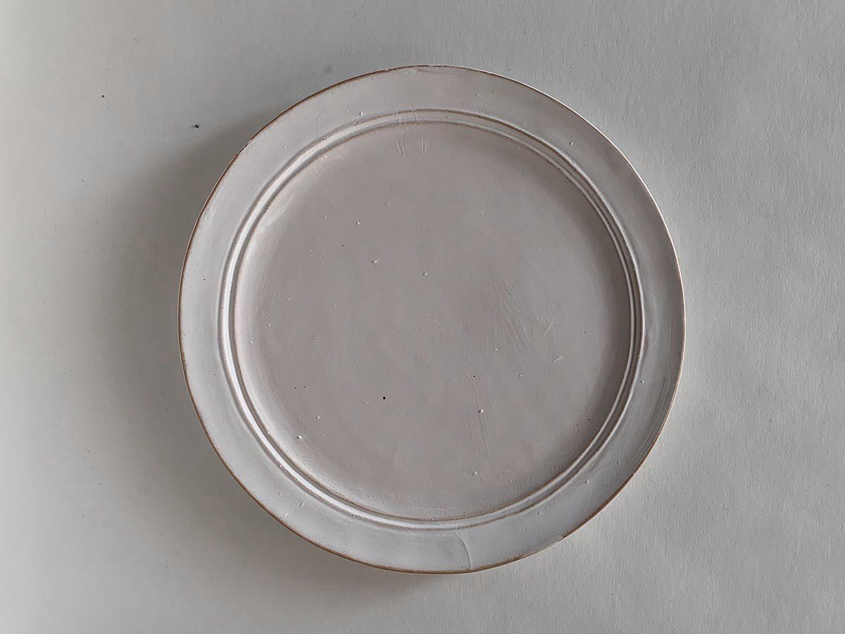 【ミシンポタリークリエーション/MISHIM POTTERY CREATION / GOODS】のStiLL round plate L / スティル ラウンドプレート L(胡粉) インテリア・キッズ・メンズ・レディースファッション・服の通販 founy(ファニー) 　アンティーク　Antique　シンプル　Simple　皿　Dish　テーブル　Table　ハンド　Hand　プレート　Plate　ラウンド　Round　内側全面にオイルを塗った状態|ID: prp329100004239732 ipo3291000000029398658