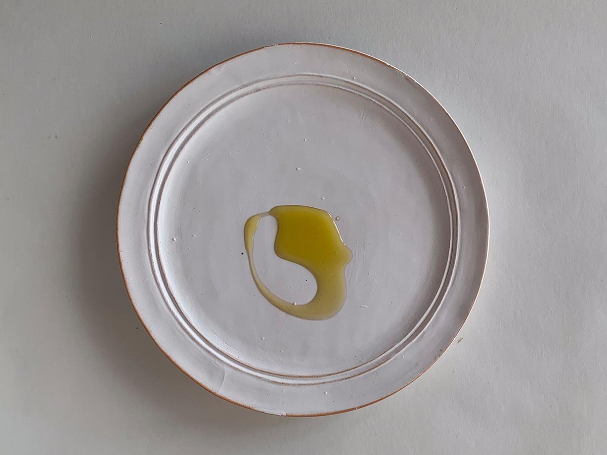 【ミシンポタリークリエーション/MISHIM POTTERY CREATION / GOODS】のStiLL round plate S / スティル ラウンドプレート S(胡粉) インテリア・キッズ・メンズ・レディースファッション・服の通販 founy(ファニー) 　アンティーク　Antique　皿　Dish　テーブル　Table　ハンド　Hand　プレート　Plate　ラウンド　Round　オイルは染み込みやすく、放置すると跡が残る場合がございます。|ID: prp329100004239736 ipo3291000000030162085