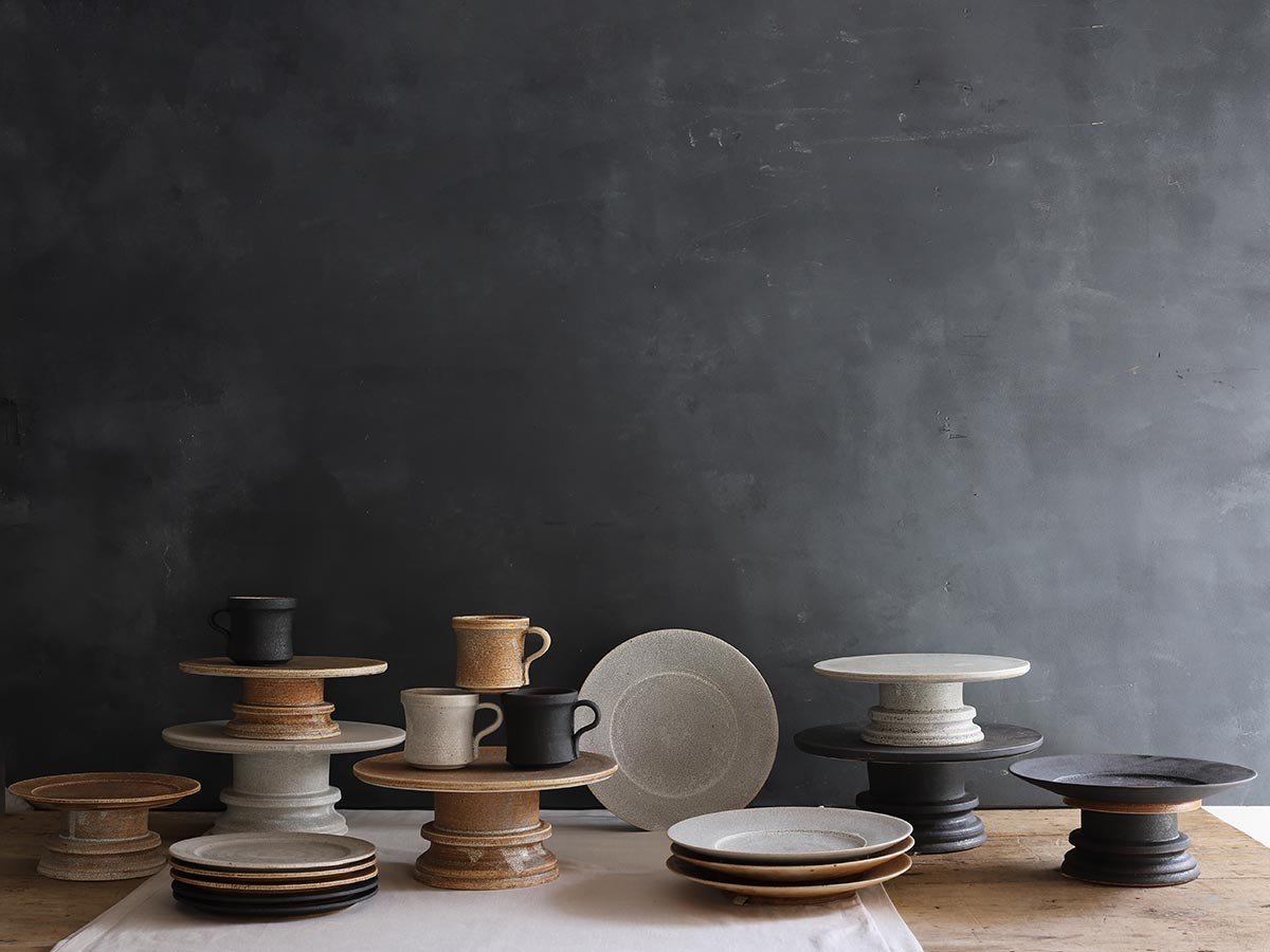 【ミシンポタリークリエーション/MISHIM POTTERY CREATION / GOODS】のfractal cake plate susu / フラクタル ケーキプレート(スス) インテリア・キッズ・メンズ・レディースファッション・服の通販 founy(ファニー) 　クラシカル　Classical　コレクション　Collection　シェイプ　Shape　シンプル　Simple　皿　Dish　テーブル　Table　プレート　Plate　fractalシリーズ|ID: prp329100004239744 ipo3291000000030162124