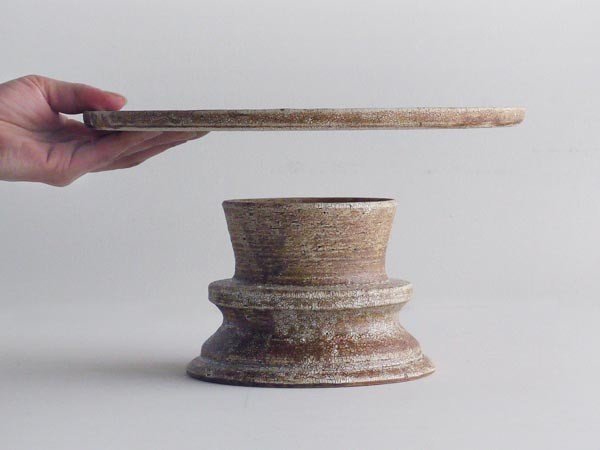 【ミシンポタリークリエーション/MISHIM POTTERY CREATION / GOODS】のfractal cake stand L susu / フラクタル ケーキスタンド L(スス) インテリア・キッズ・メンズ・レディースファッション・服の通販 founy(ファニー) 　ガラス　Glass, Glassware　クラシカル　Classical, Vintage-Inspired　コレクション　Collection, Seasonal Line　シェイプ　Shape, Slim Fit　シンプル　Simple, Minimal　スタンド　Stand Collar, Upright Stand　センター　Center, Center Line　皿　Plate, Dish　テーブル　Table, Dining Table　フラット　Flat, Flat Shoes　送料無料　Free Shipping　皿は台座から外れるので、収納がしやすいだけでなく、残ったケーキなどをそのまま冷蔵庫へ入れることができ|ID: prp329100004239753 ipo3291000000030162192