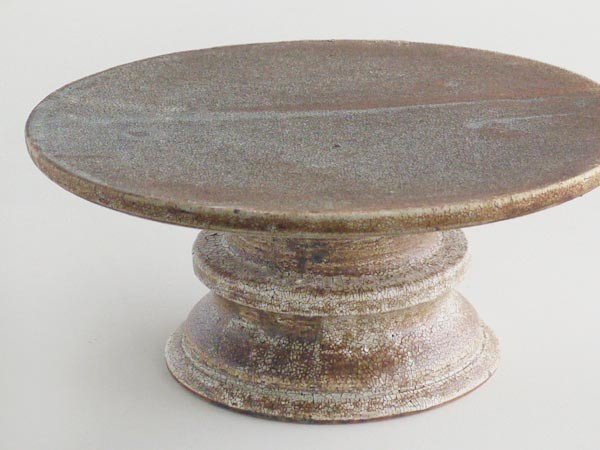 【ミシンポタリークリエーション/MISHIM POTTERY CREATION / GOODS】のfractal cake stand L sabi / フラクタル ケーキスタンド L(サビ) インテリア・キッズ・メンズ・レディースファッション・服の通販 founy(ファニー) 　ガラス　Glass　クラシカル　Classical　コレクション　Collection　シェイプ　Shape　シンプル　Simple　スタンド　Stand　センター　Center　皿　Dish　テーブル　Table　フラット　Flat　送料無料　Free Shipping　色の出方や濃さは1点ずつ異なります。全体的に白っぽくなったり、茶色が濃く出たり、釉薬に黒っぽい色味が|ID: prp329100004239755 ipo3291000000029399055