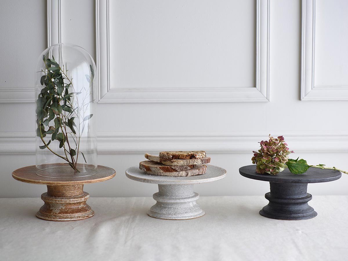 【ミシンポタリークリエーション/MISHIM POTTERY CREATION / GOODS】のfractal cake stand L sabi / フラクタル ケーキスタンド L(サビ) インテリア・キッズ・メンズ・レディースファッション・服の通販 founy(ファニー) 　ガラス　Glass, Glassware　クラシカル　Classical, Vintage-Inspired　コレクション　Collection, Seasonal Line　シェイプ　Shape, Slim Fit　シンプル　Simple, Minimal　スタンド　Stand Collar, Upright Stand　センター　Center, Center Line　皿　Plate, Dish　テーブル　Table, Dining Table　フラット　Flat, Flat Shoes　送料無料　Free Shipping　左から:sabi / サビ(本商品)、hibi / ヒビ、susu / スス|ID: prp329100004239755 ipo3291000000035327690