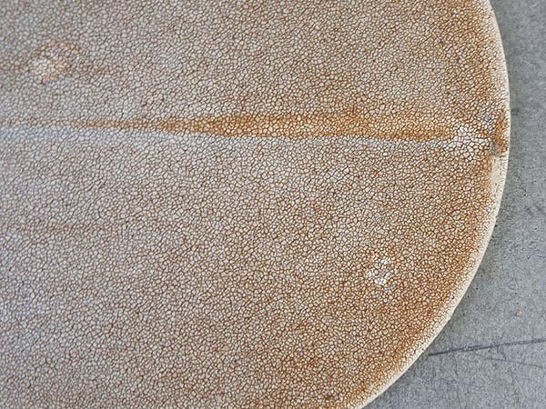 【ミシンポタリークリエーション/MISHIM POTTERY CREATION / GOODS】のfractal cake stand L sabi / フラクタル ケーキスタンド L(サビ) インテリア・キッズ・メンズ・レディースファッション・服の通販 founy(ファニー) 　ガラス　Glass, Glassware　クラシカル　Classical, Vintage-Inspired　コレクション　Collection, Seasonal Line　シェイプ　Shape, Slim Fit　シンプル　Simple, Minimal　スタンド　Stand Collar, Upright Stand　センター　Center, Center Line　皿　Plate, Dish　テーブル　Table, Dining Table　フラット　Flat, Flat Shoes　送料無料　Free Shipping　皿部分に入っている筋のような模様は、釉薬を漬ける工程で生まれます。模様の濃淡、位置には個体差がありま|ID: prp329100004239755 ipo3291000000035327694