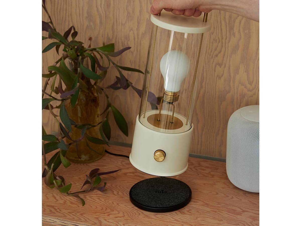 【タラ/tala / GOODS】のTHE MUSE PORTABLE SOLID BRASS / ザ・ミューズ ポータブル(ソリッドブラス) インテリア・キッズ・メンズ・レディースファッション・服の通販 founy(ファニー) アウトドア Outdoor Clothing ガーデン Garden, Gardening スマート Smart, Elegant テーブル Table, Dining Table ミックス Mix, Mixed Style ロンドン London Style, British Inspired 送料無料 Free Shipping おすすめ Recommended / Our Picks ホーム・キャンプ・アウトドア・お取り寄せ Home Living / Home & Lifestyle / Camping Gear / Outdoor Camping 家具・インテリア Home Furniture & Interior. Stylish & Functional Living Spaces ライト・照明 Lamps & Lighting Fixtures 参考イメージ|ID: prp329100004259273 ipo3291000000034566952