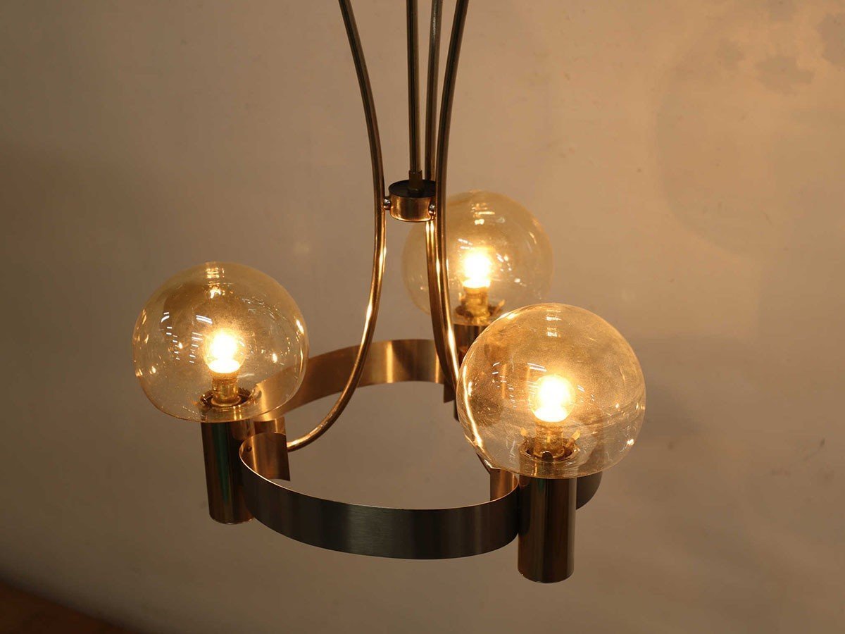 【ロイズ アンティークス/Lloyd's Antiques / GOODS】のReal Antique Art Deco Ceiling Lamp / フランスアンティーク家具 アールデコ シーリングランプ 人気、トレンドファッション・服の通販 founy(ファニー) 　アンティーク　Antique-Inspired　ガラス　Glass, Glassware　クラシック　Classic, Timeless Style　シルバー　Silver, Metallic Silver　フランス　France, French　メタル　Metal, Metal Parts　モダン　Modern, Contemporary　ホーム・キャンプ・アウトドア・お取り寄せ　Home Living / Home & Lifestyle / Camping Gear / Outdoor Camping　家具・インテリア　Home Furniture & Interior. Stylish & Functional Living Spaces　ライト・照明　Lamps & Lighting Fixtures　ペンダントライト・吊り下げ照明　Pendant Light / Hanging Light Fixture　ホーム・キャンプ・アウトドア・お取り寄せ　Home Living / Home & Lifestyle / Camping Gear / Outdoor Camping　家具・インテリア　Home Furniture & Interior. Stylish & Functional Living Spaces　ライト・照明　Lamps & Lighting Fixtures　シャンデリア・クリスタル照明　Chandelier / Crystal Ceiling Light　other-4|ID: prp329100004267812 ipo3291000000031466225