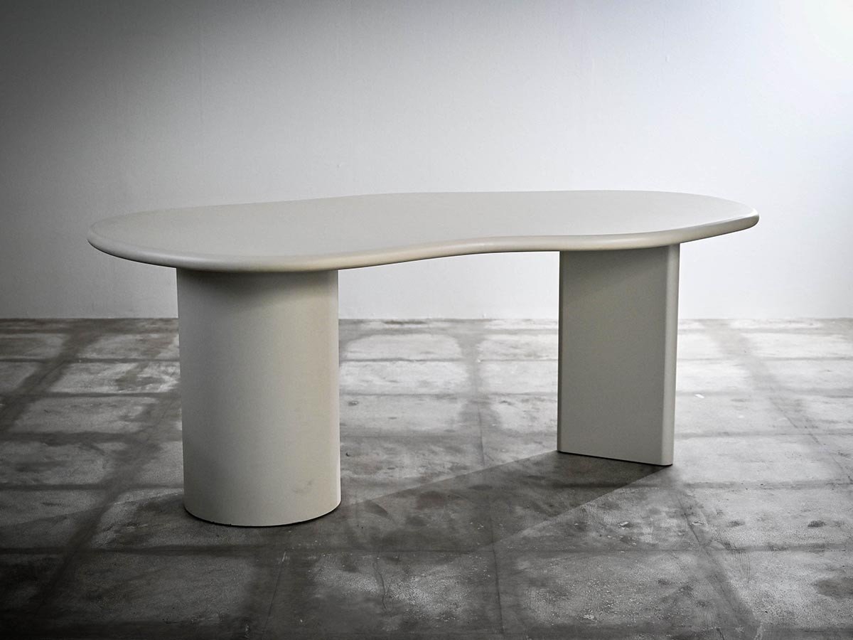 【オルグ/OLGUE / GOODS】のSurround Dining Table / サラウンド ダイニングテーブル 幅180cm 大人の最旬トレンドファッション＆コーディネート founy(ファウニー) 　アシンメトリー　Asymmetrical Style　ストーン　Stone, Gem-Like　テーブル　Table, Dining Table　デスク　Desk, Work Desk　フォルム　Silhouette, Form　ホーム・キャンプ・アウトドア・お取り寄せ　Home Living / Home & Lifestyle / Camping Gear / Outdoor Camping　家具・インテリア　Home Furniture & Interior. Stylish & Functional Living Spaces　テーブル　Dining, Coffee & Side Tables　ダイニングテーブル・食卓テーブル　Dining Tables　 other-1|ID: prp329100004315688 ipo3291000000037060402